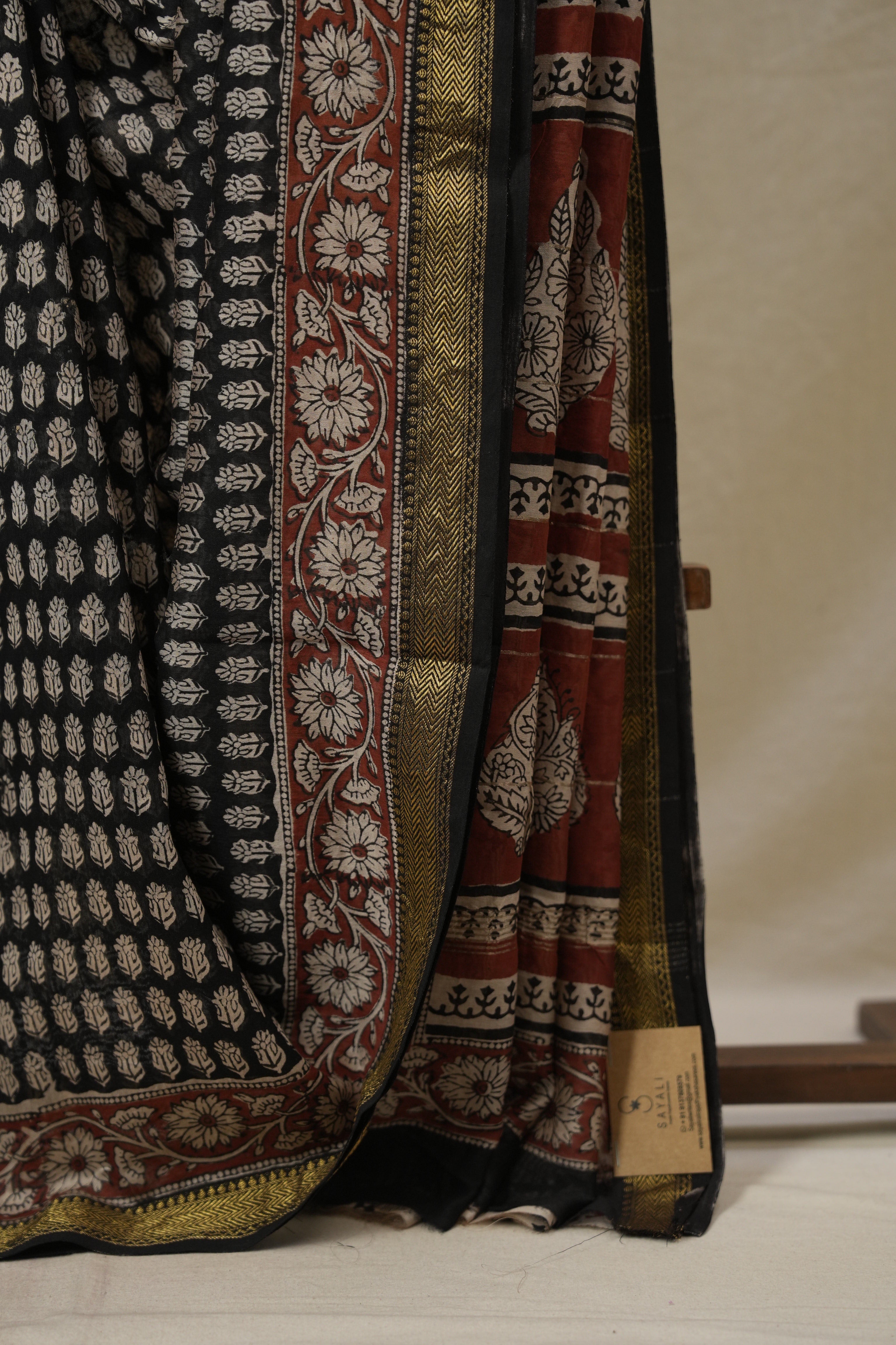Black HBP Cotton Silk Saree With Maheshwari Border - SRBCSS1666