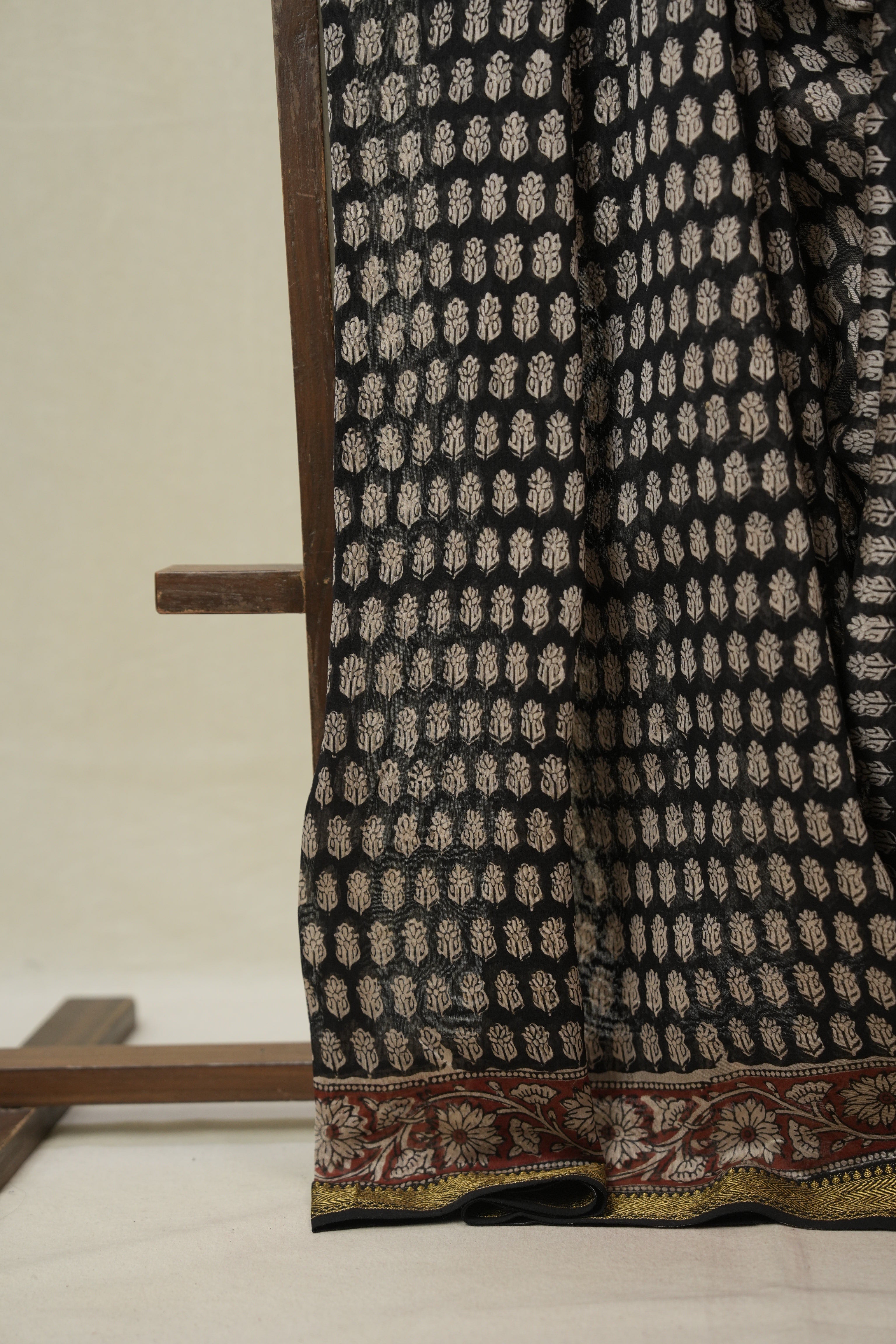 Black HBP Cotton Silk Saree With Maheshwari Border - SRBCSS1666