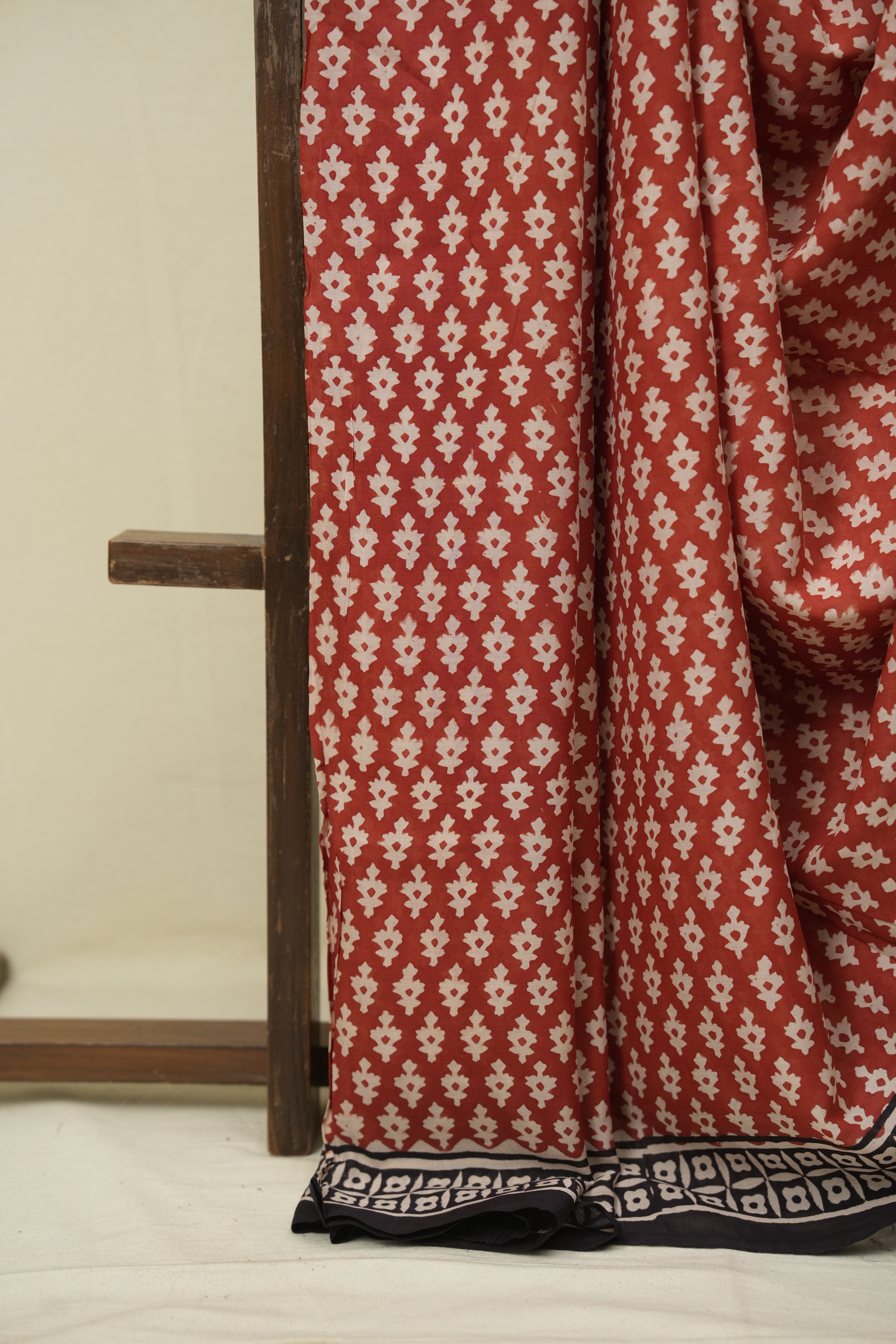 Red HBP Modal Silk Saree - SRRSMS682