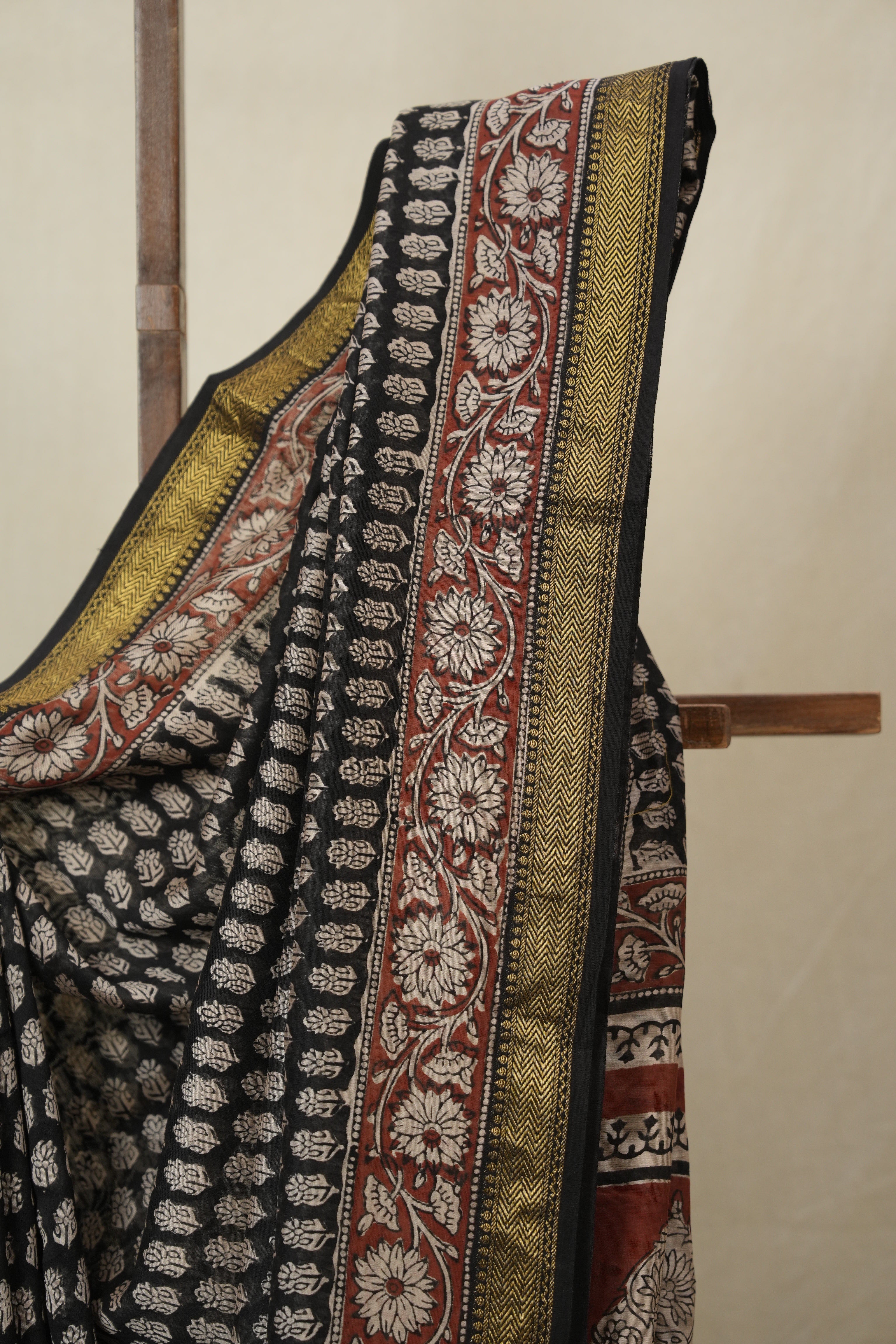 Black HBP Cotton Silk Saree With Maheshwari Border - SRBCSS1666