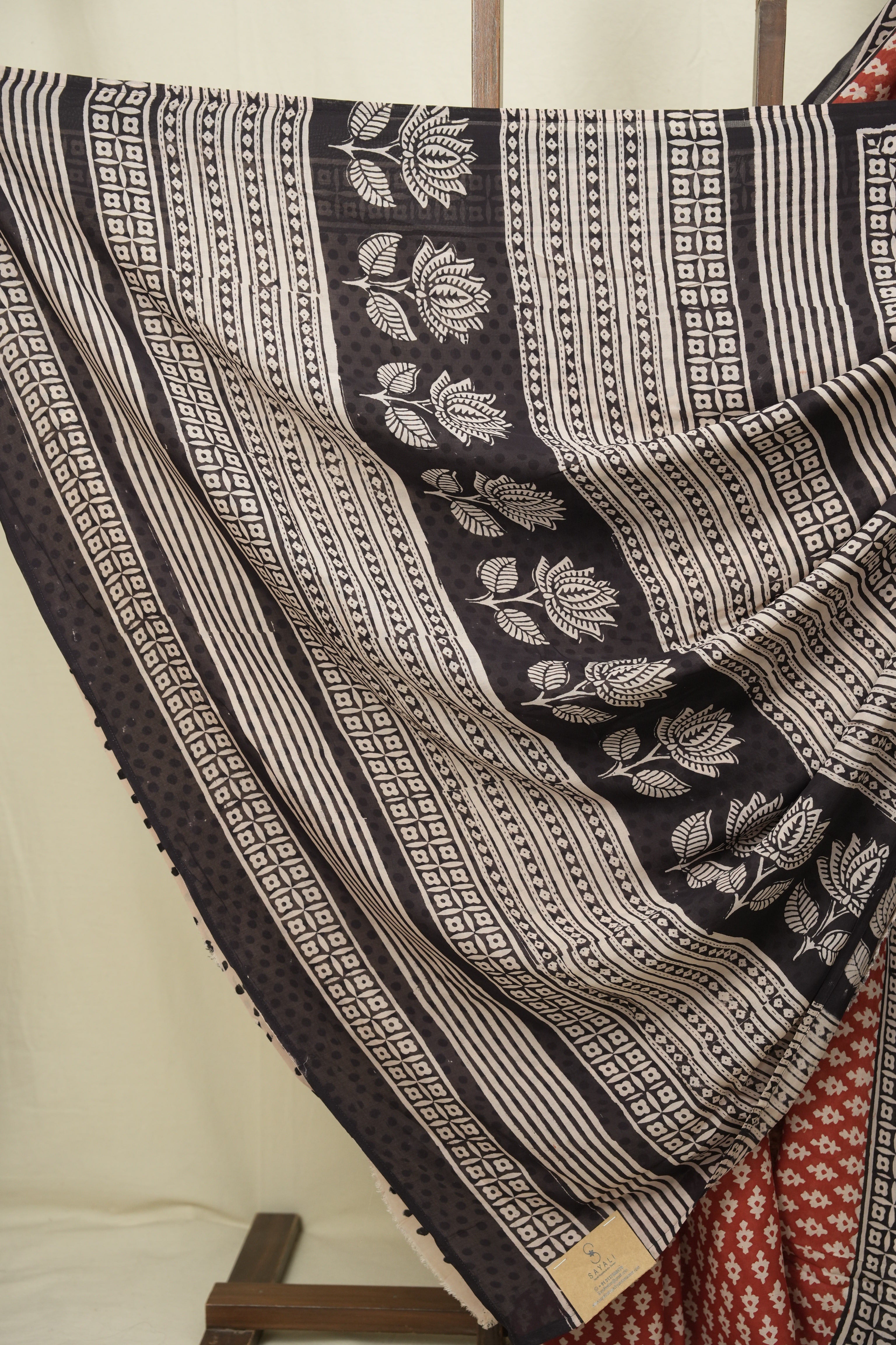 Red HBP Modal Silk Saree - SRRSMS682