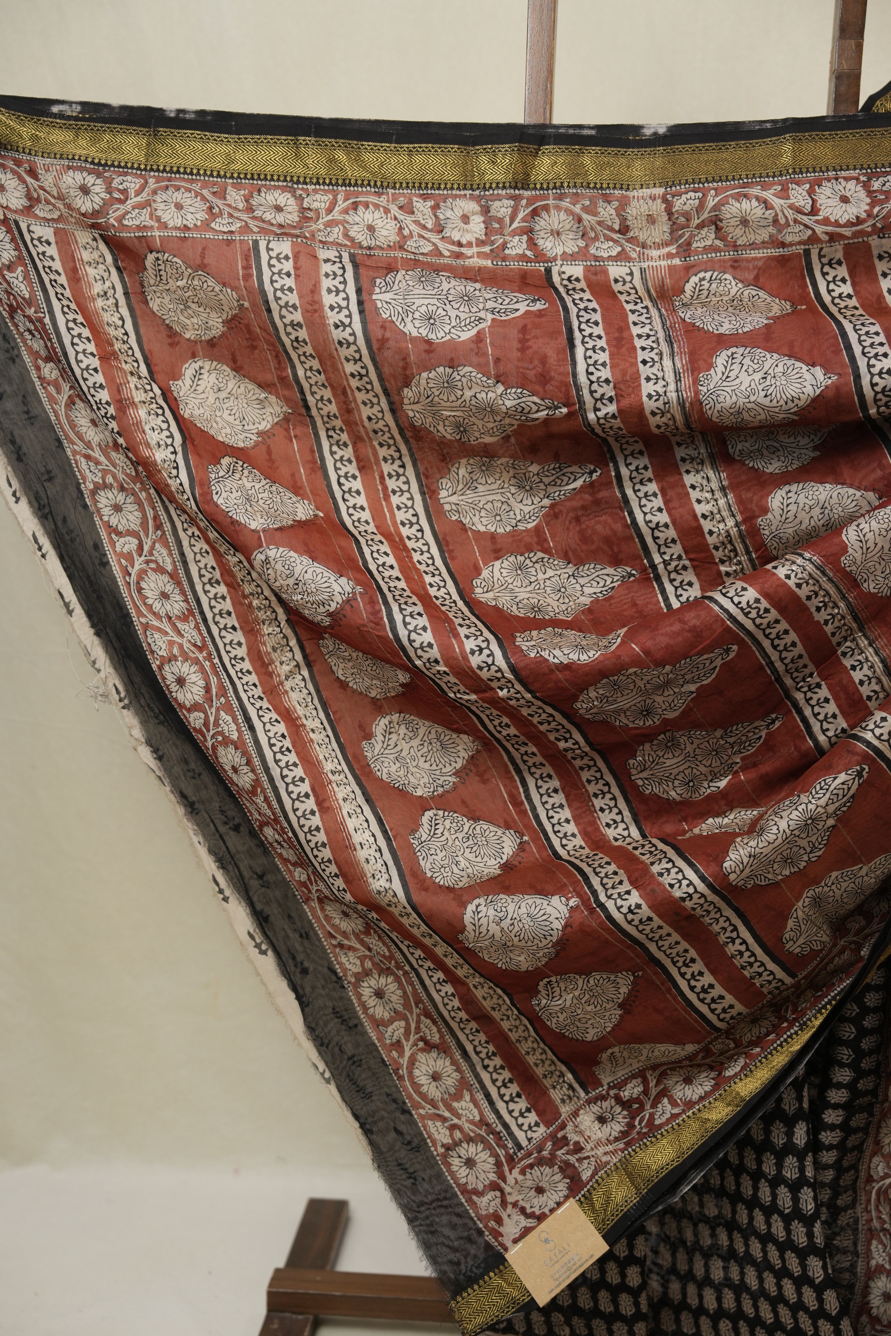 Black HBP Cotton Silk Saree With Maheshwari Border - SRBCSS1666