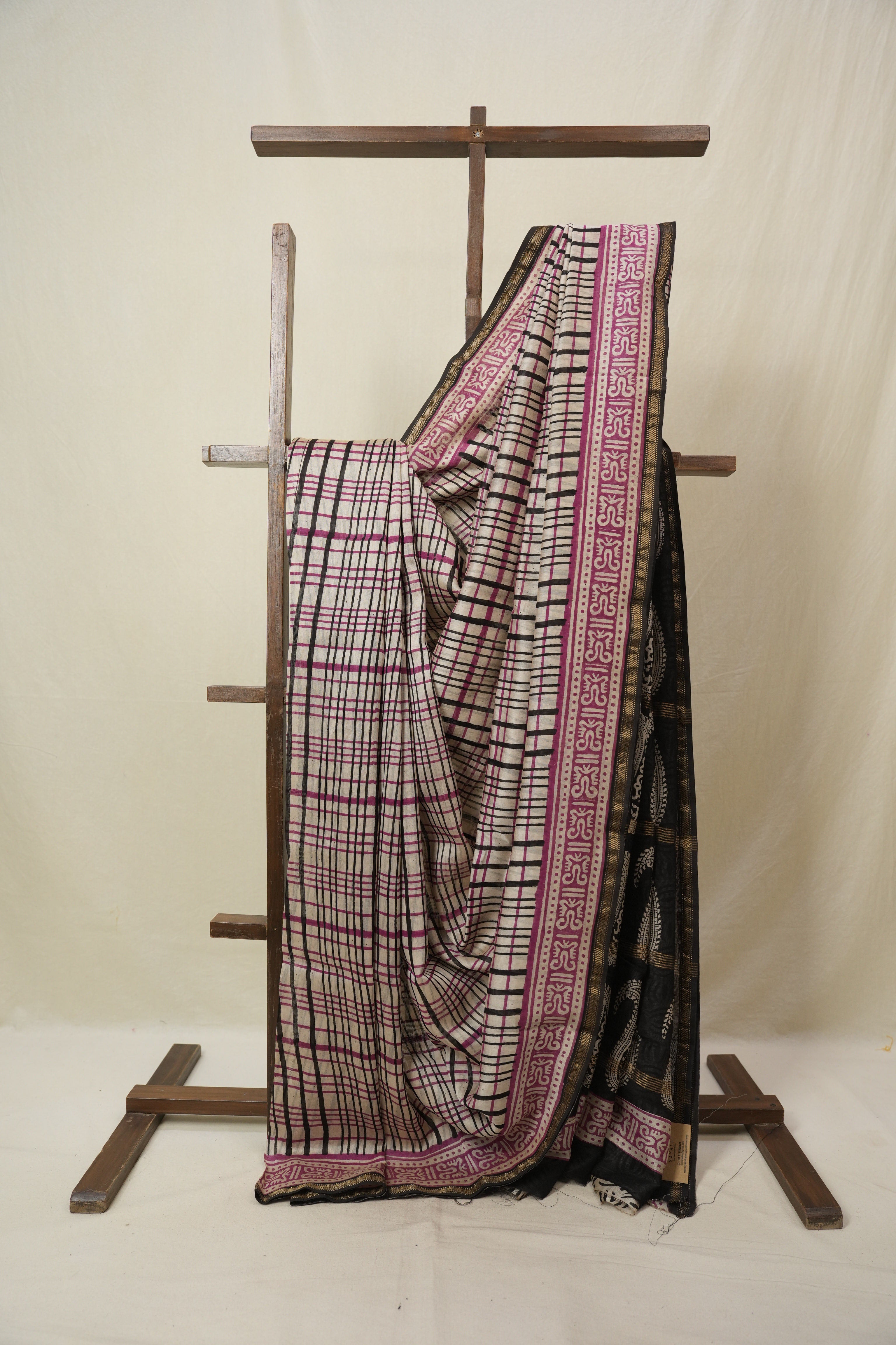 Beige HBP Cotton Silk Saree With Maheshwari Border - SRBCSS1663