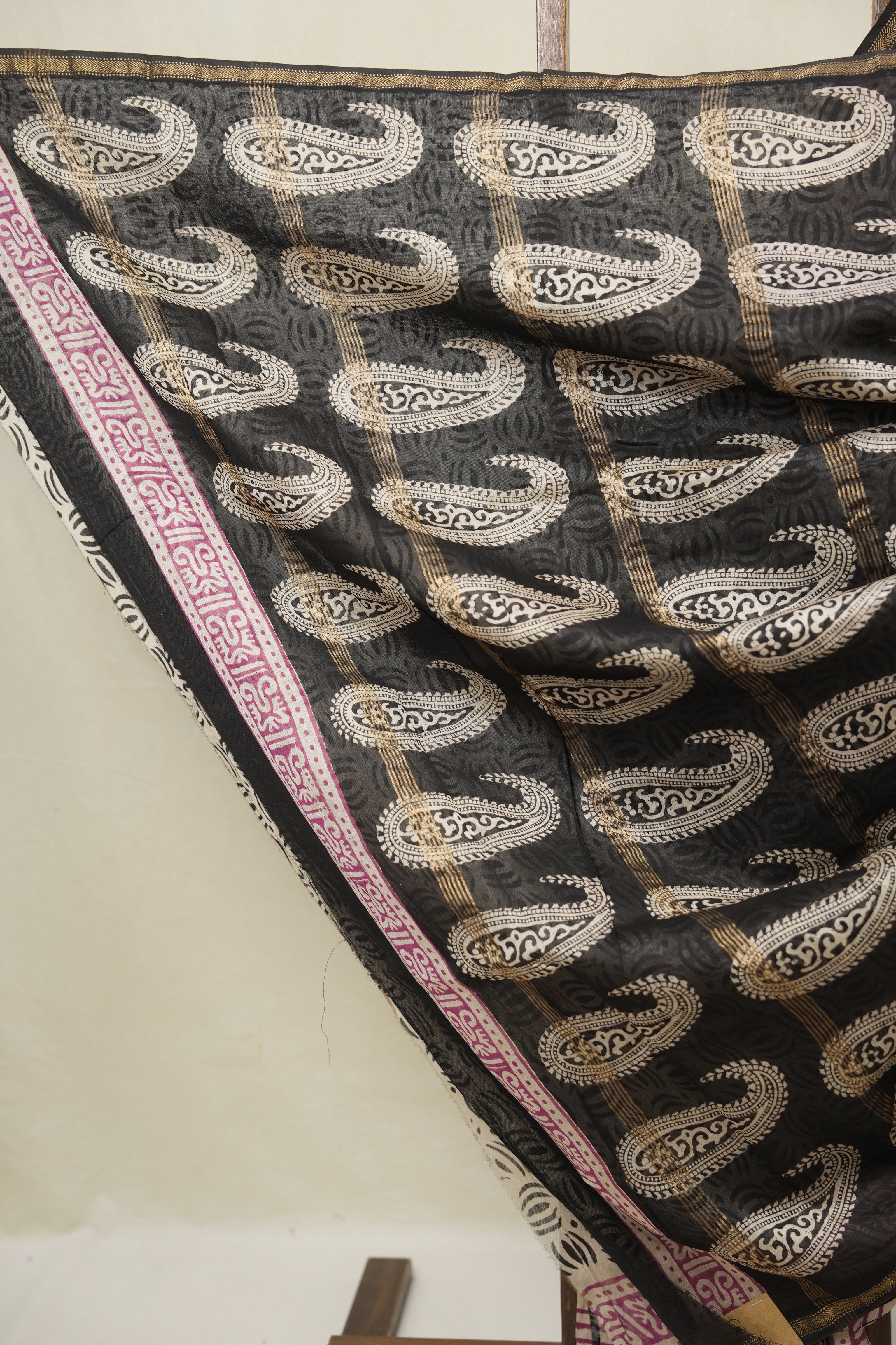 Beige HBP Cotton Silk Saree With Maheshwari Border - SRBCSS1663