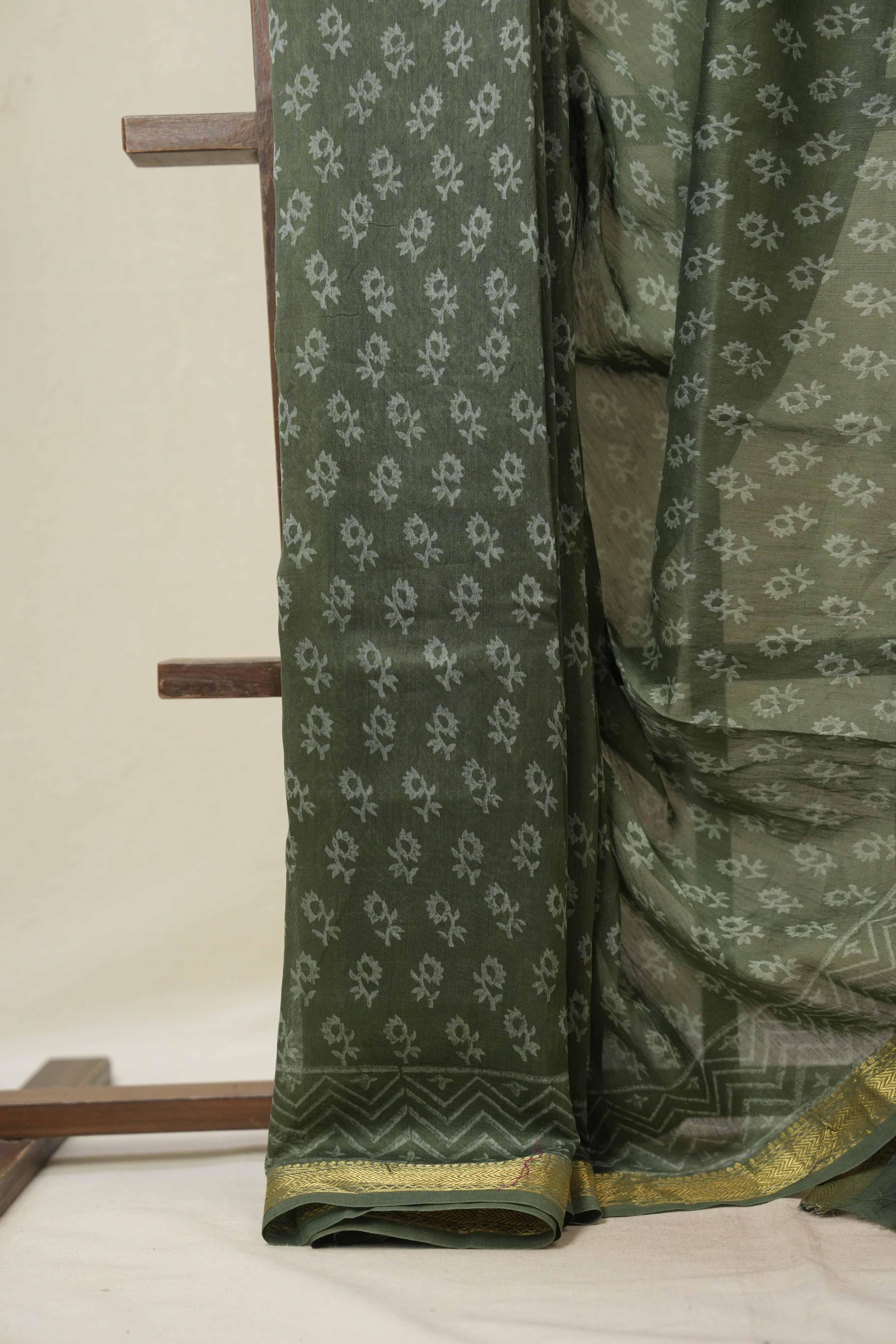 Olive Green HBP Cotton Silk Saree With Maheshwari Border - SROGCSS1632