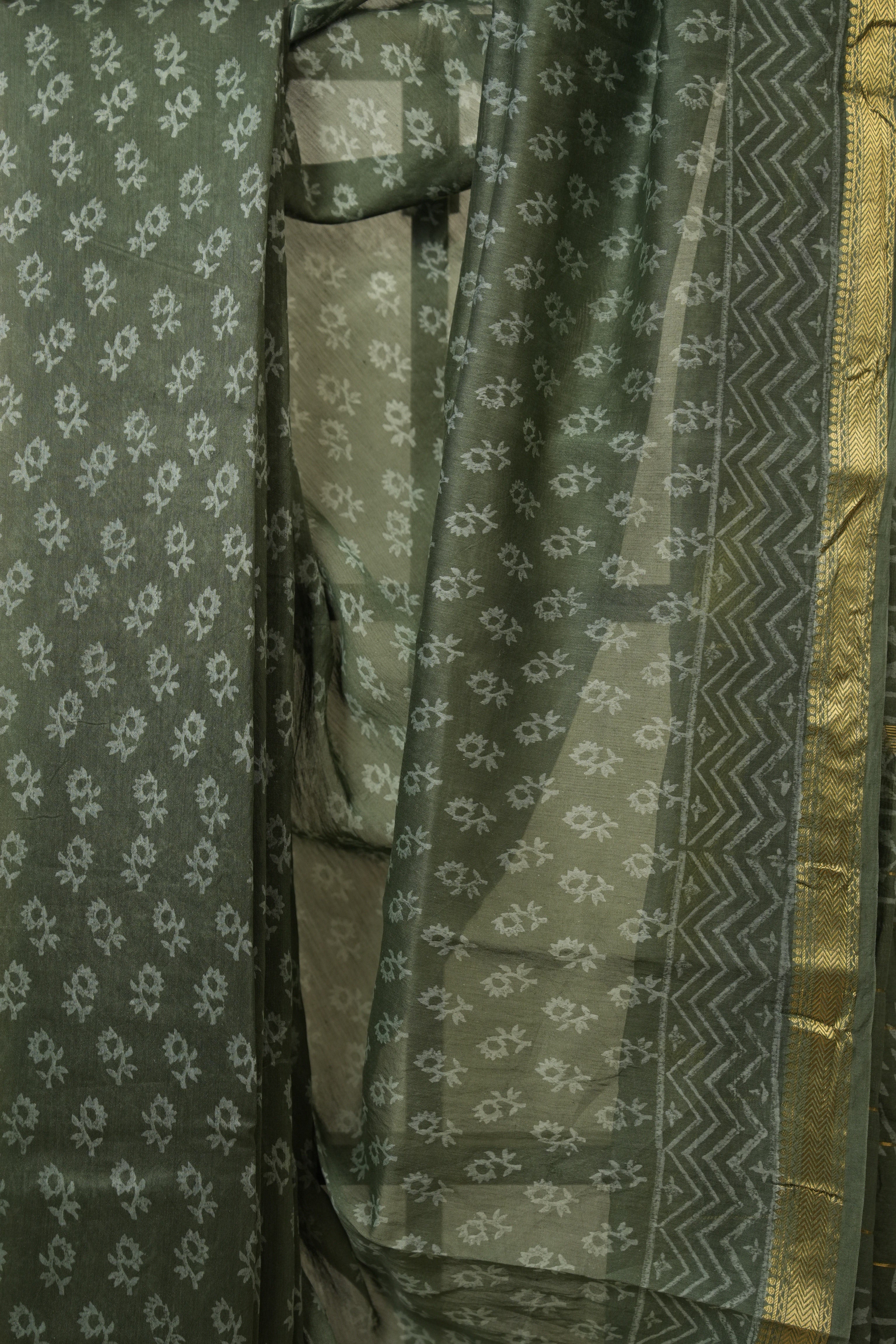 Olive Green HBP Cotton Silk Saree With Maheshwari Border - SROGCSS1632