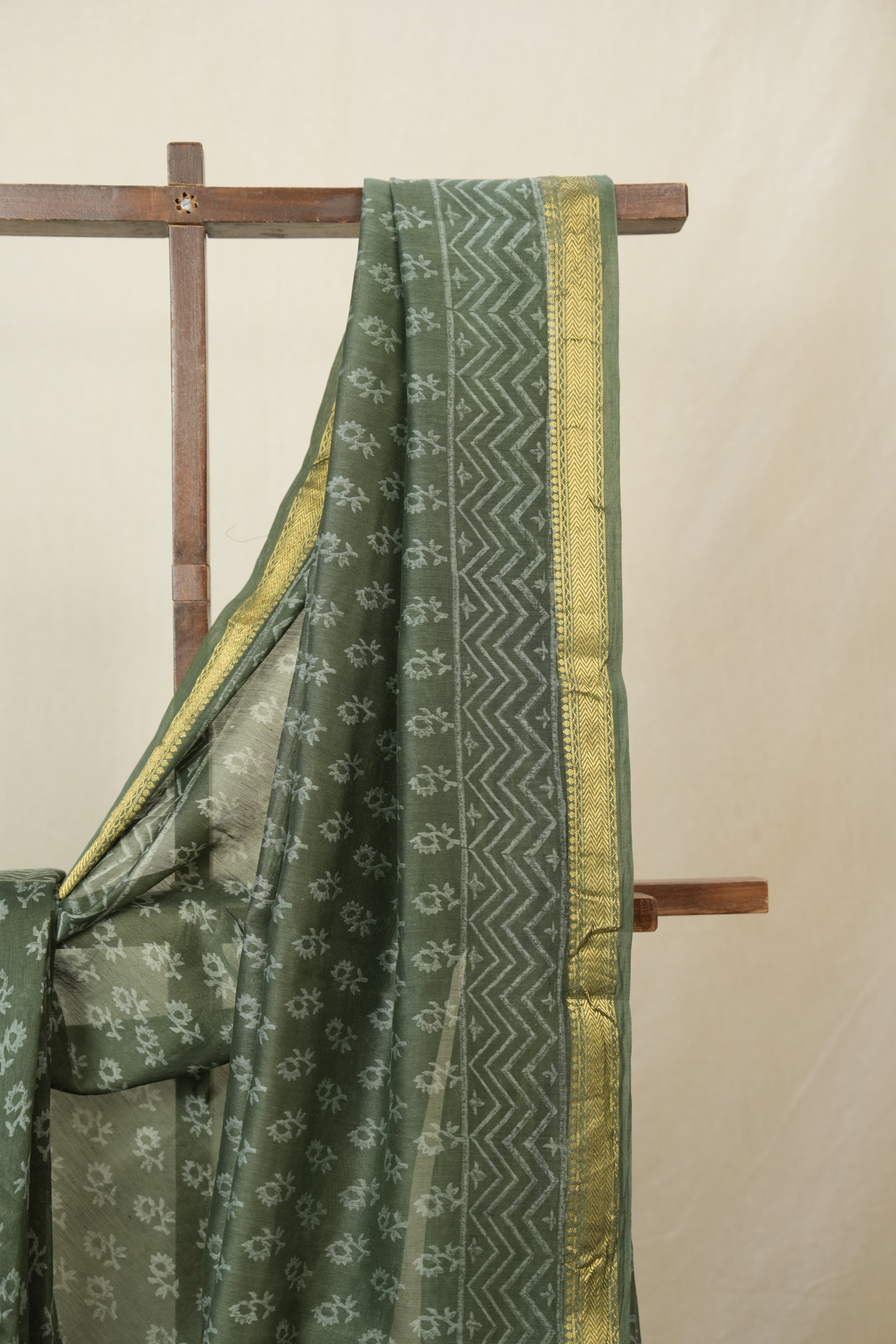 Olive Green HBP Cotton Silk Saree With Maheshwari Border - SROGCSS1632