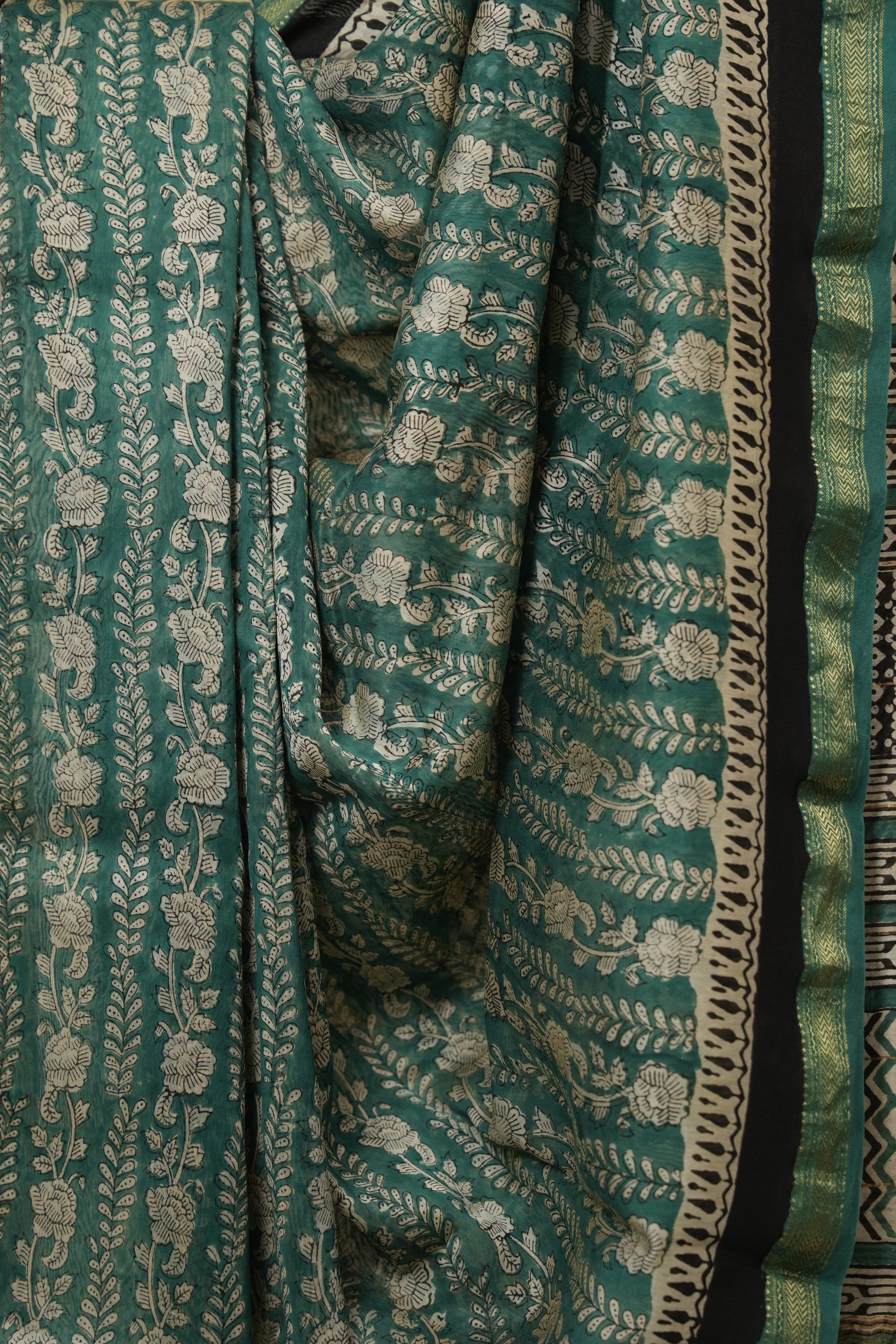 Green HBP Cotton Silk Saree With Maheshwari Border - SRGCSS1635