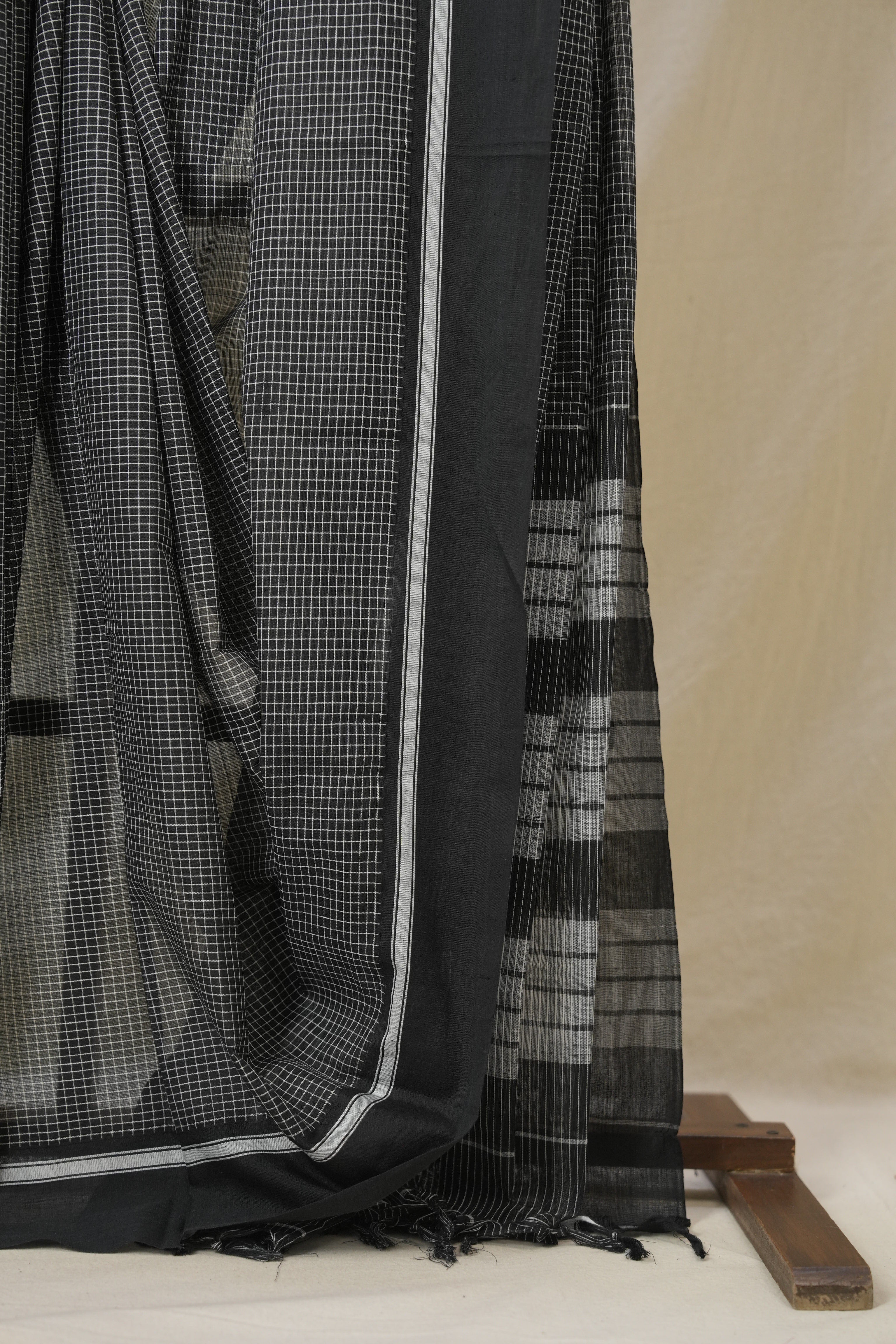 Black Big Checks Cotton Patteda Anchu Saree - SRBPAS329