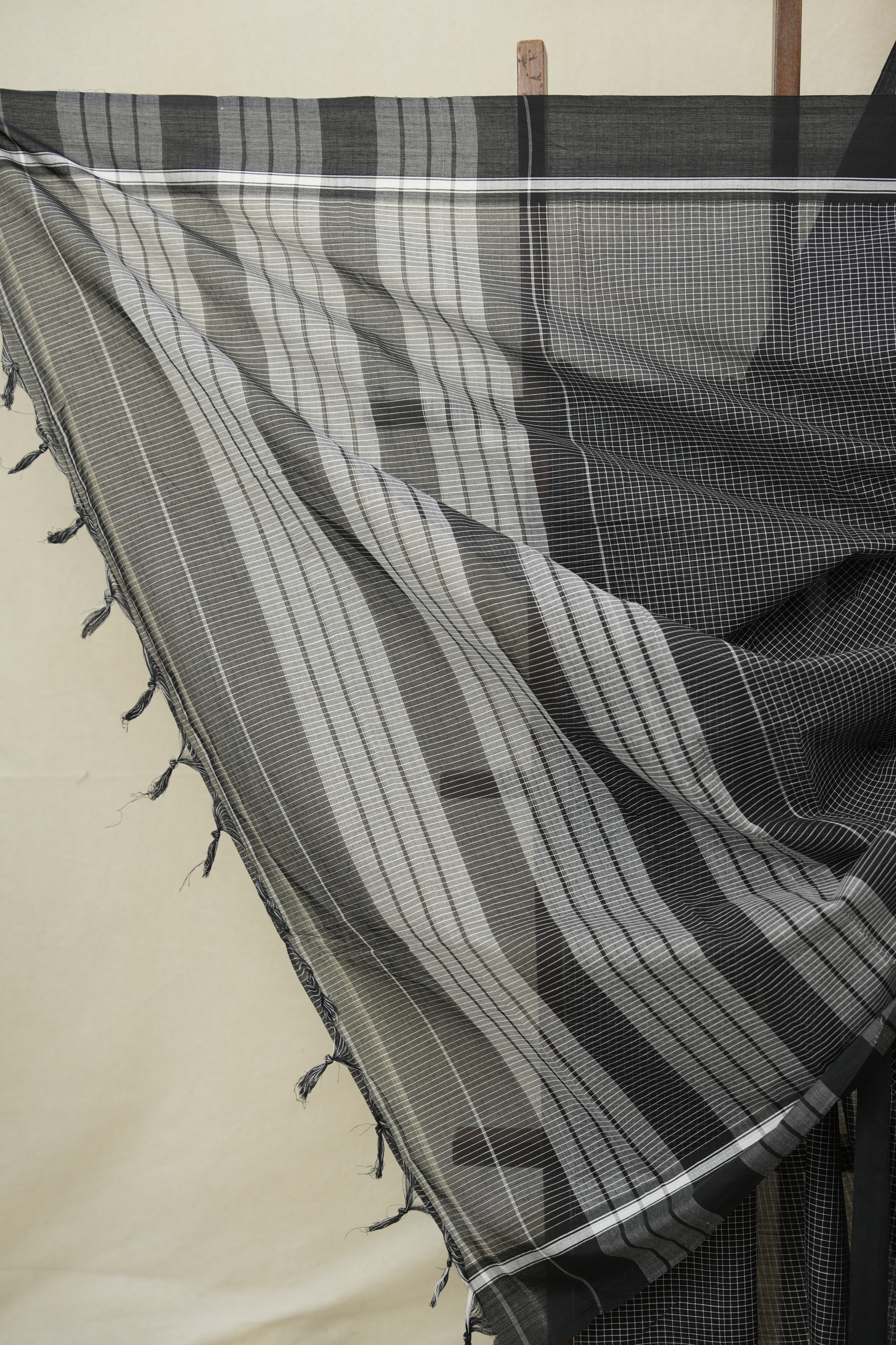 Black Big Checks Cotton Patteda Anchu Saree - SRBPAS329