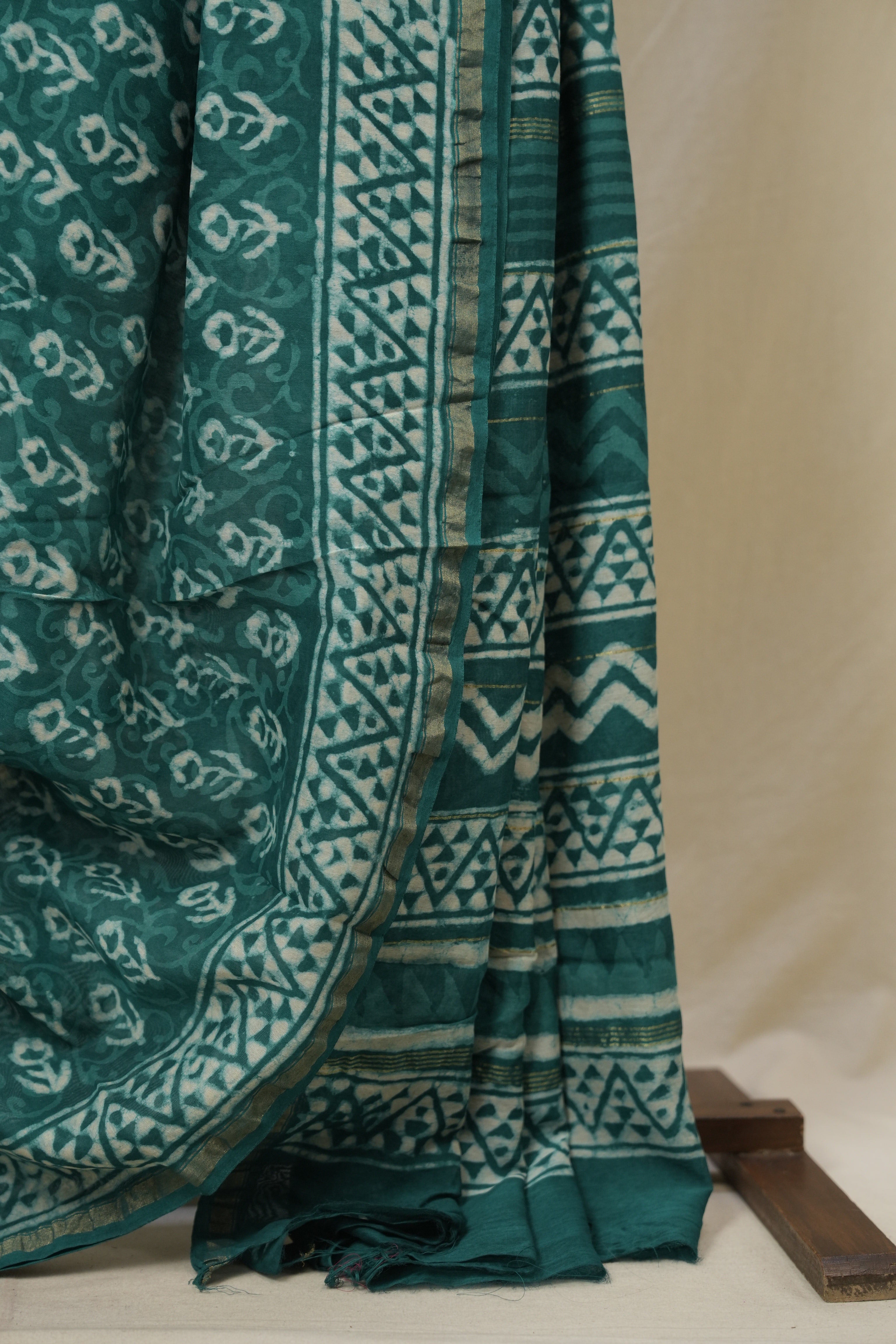 Green HBP Cotton Silk Saree With Chanderi Border - SRGCSS1655