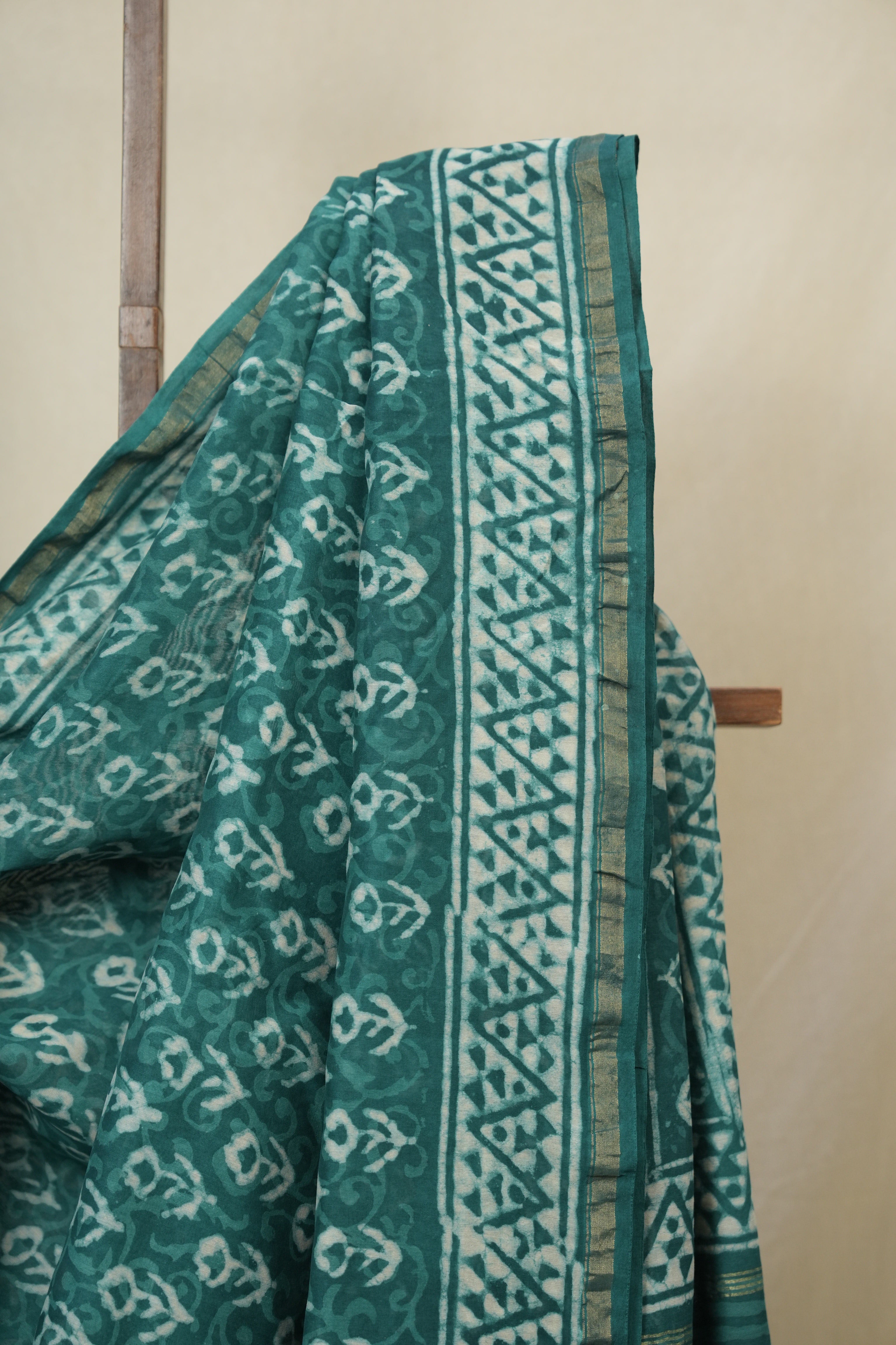 Green HBP Cotton Silk Saree With Chanderi Border - SRGCSS1655
