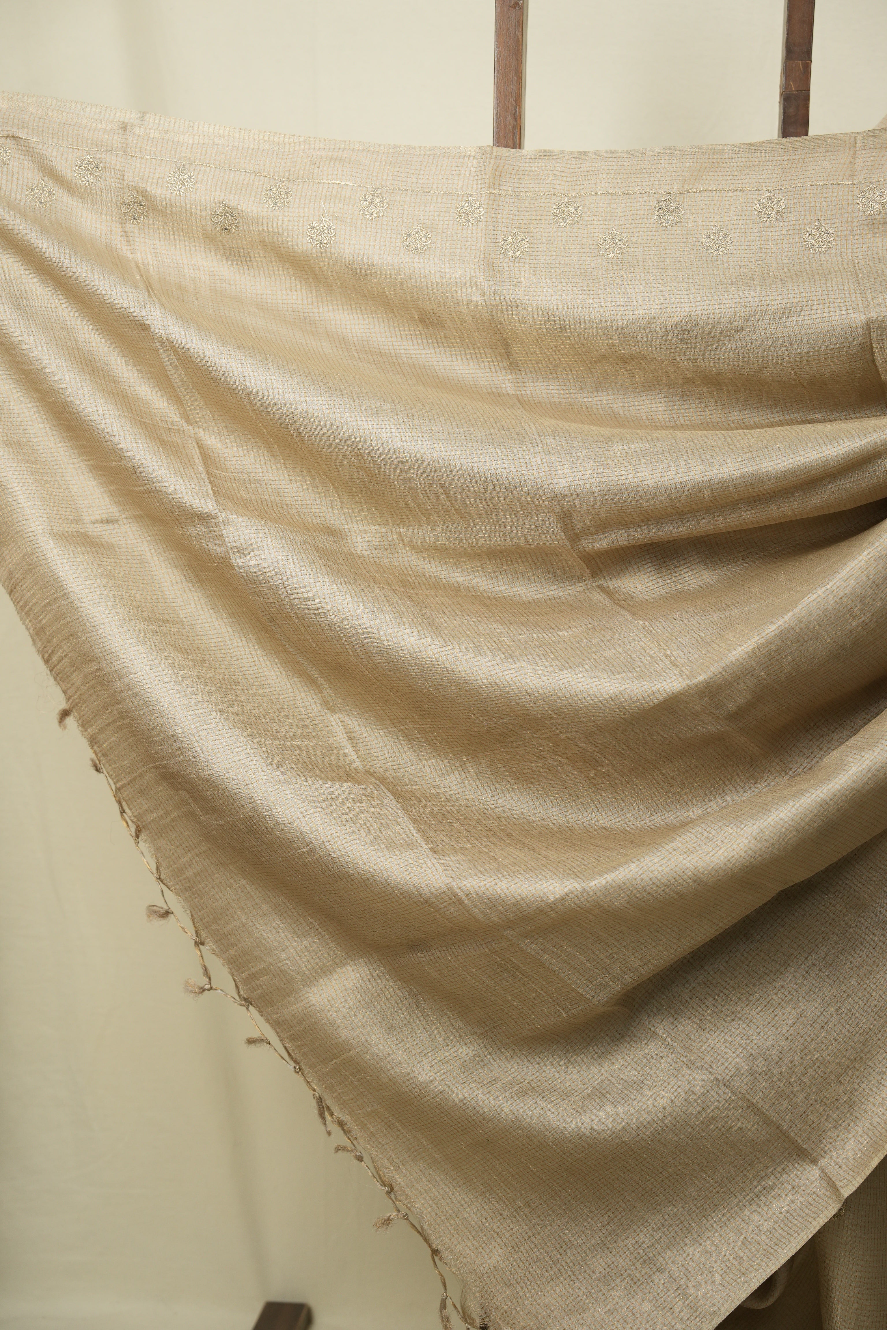 Beige Machine Embroidered Tussar Silk Saree - SRBMETSS1560
