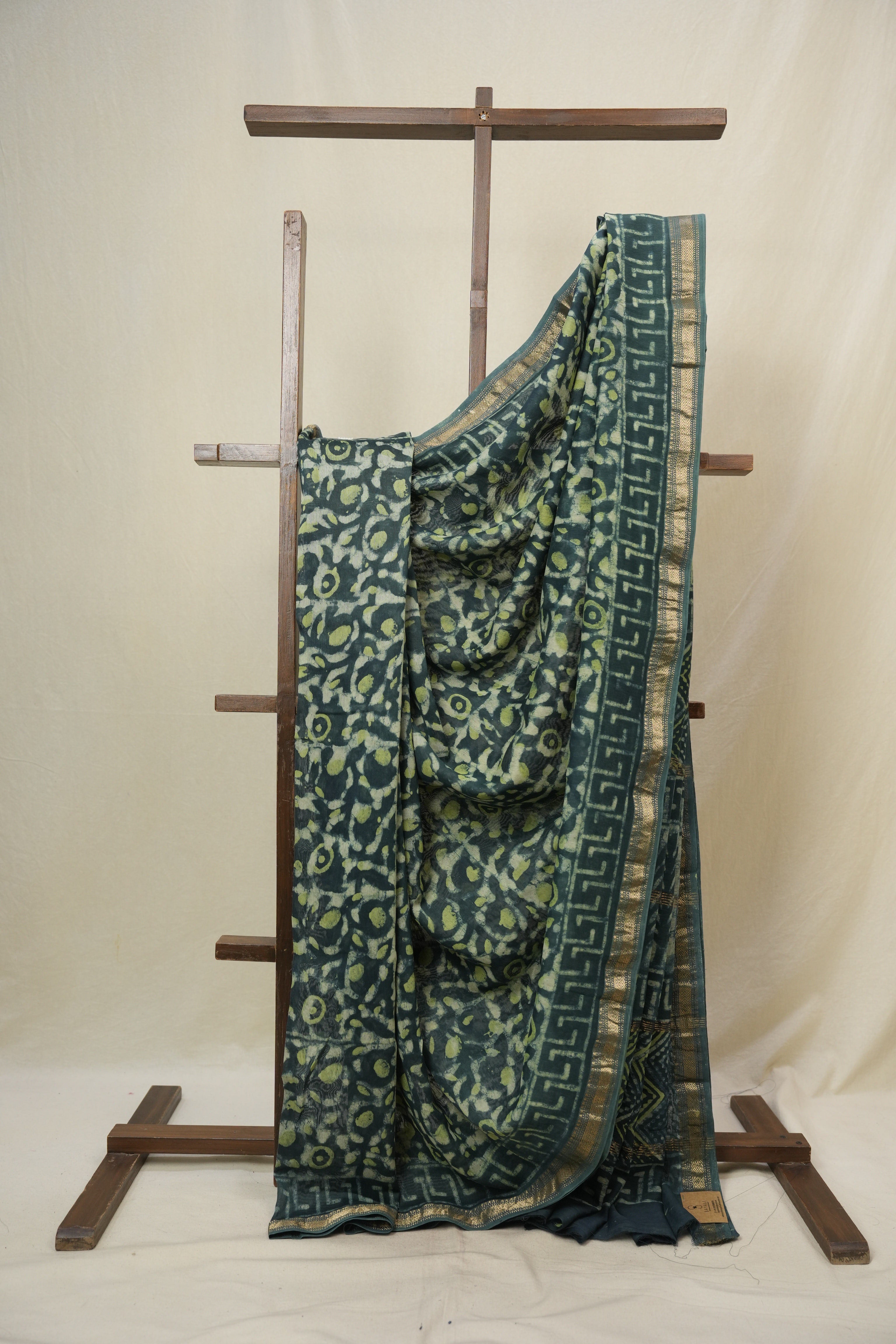 Green HBP Cotton Silk Saree With Maheshwari Border - SRGCSS1644