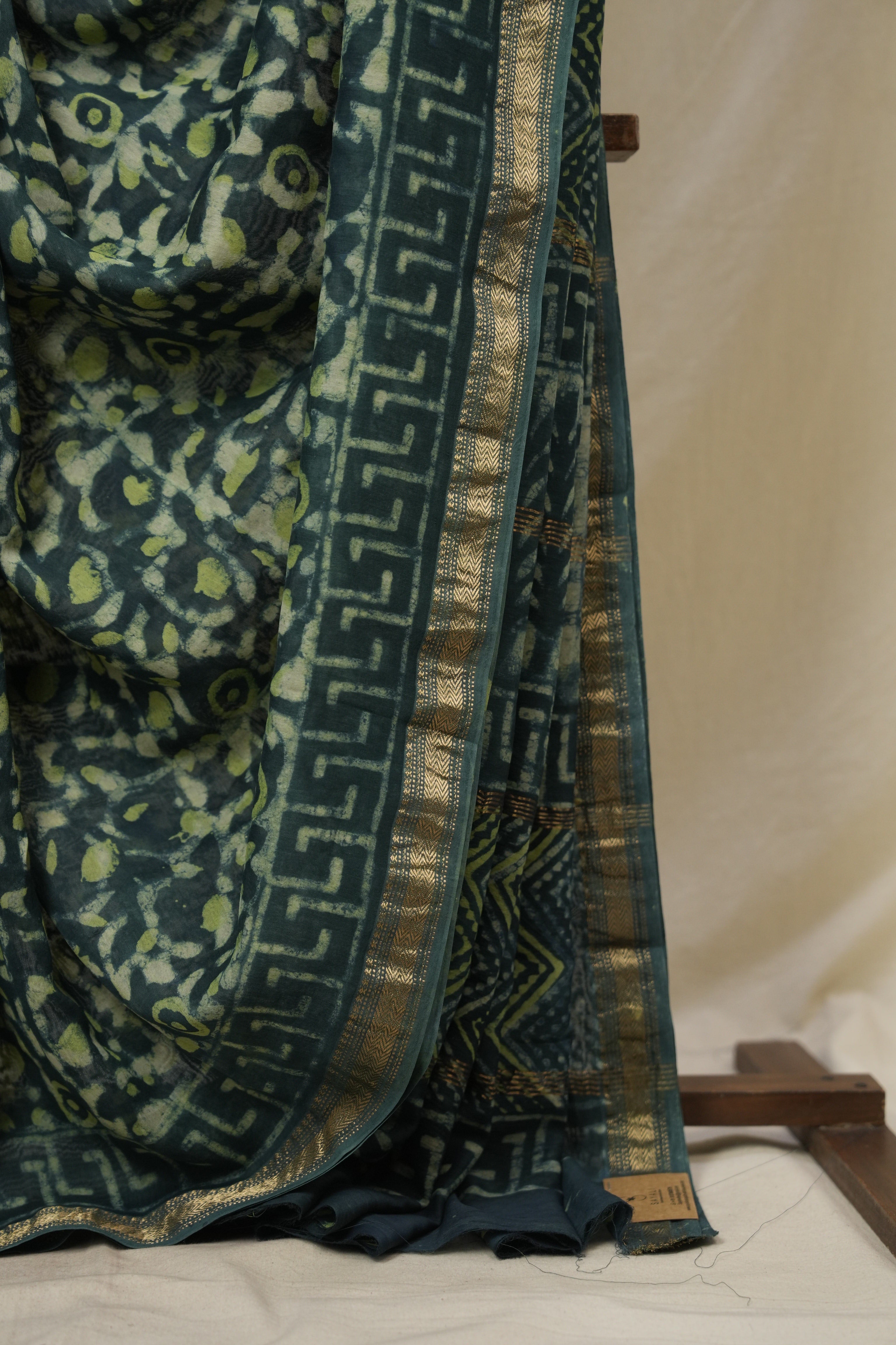 Green HBP Cotton Silk Saree With Maheshwari Border - SRGCSS1644