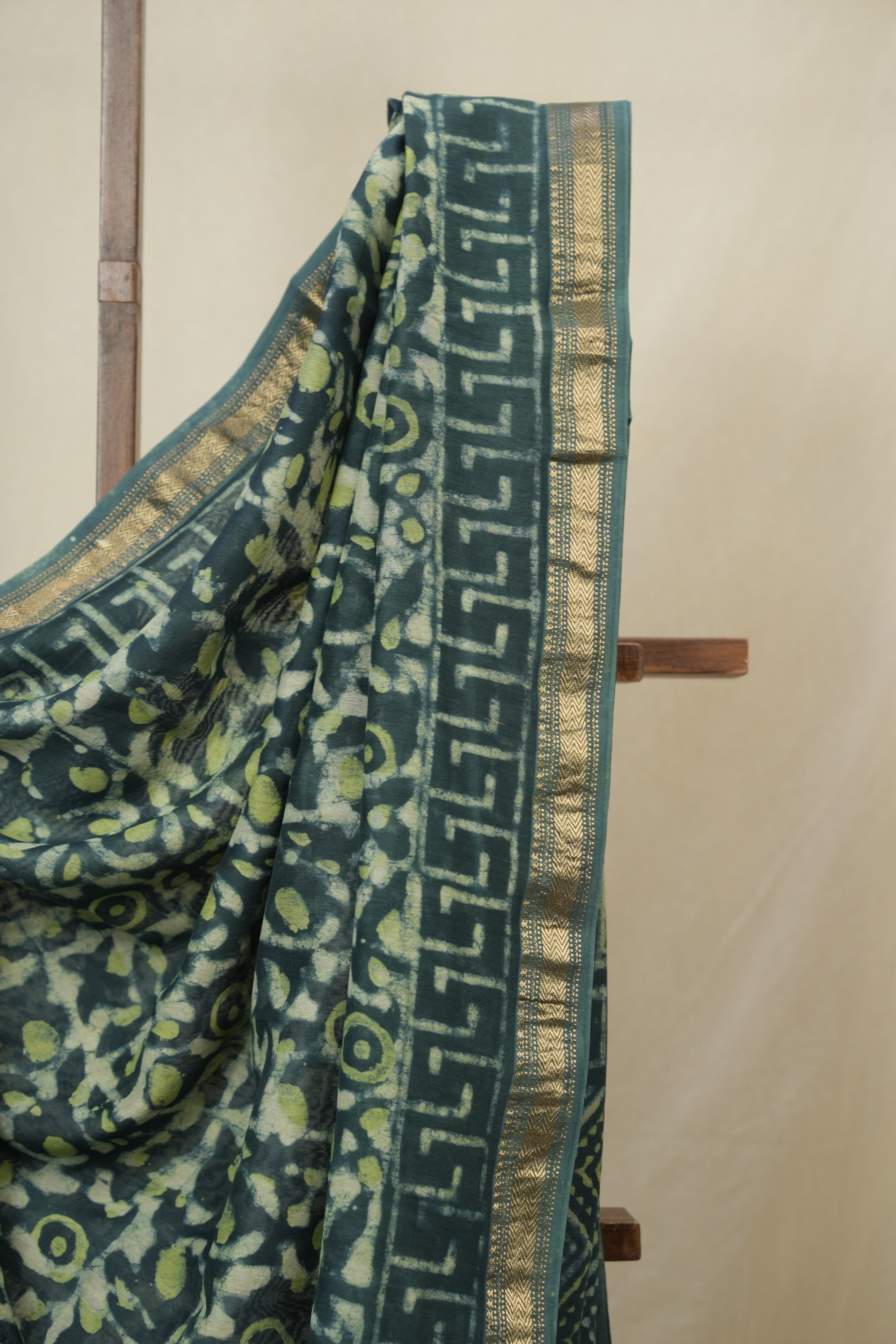 Green HBP Cotton Silk Saree With Maheshwari Border - SRGCSS1644
