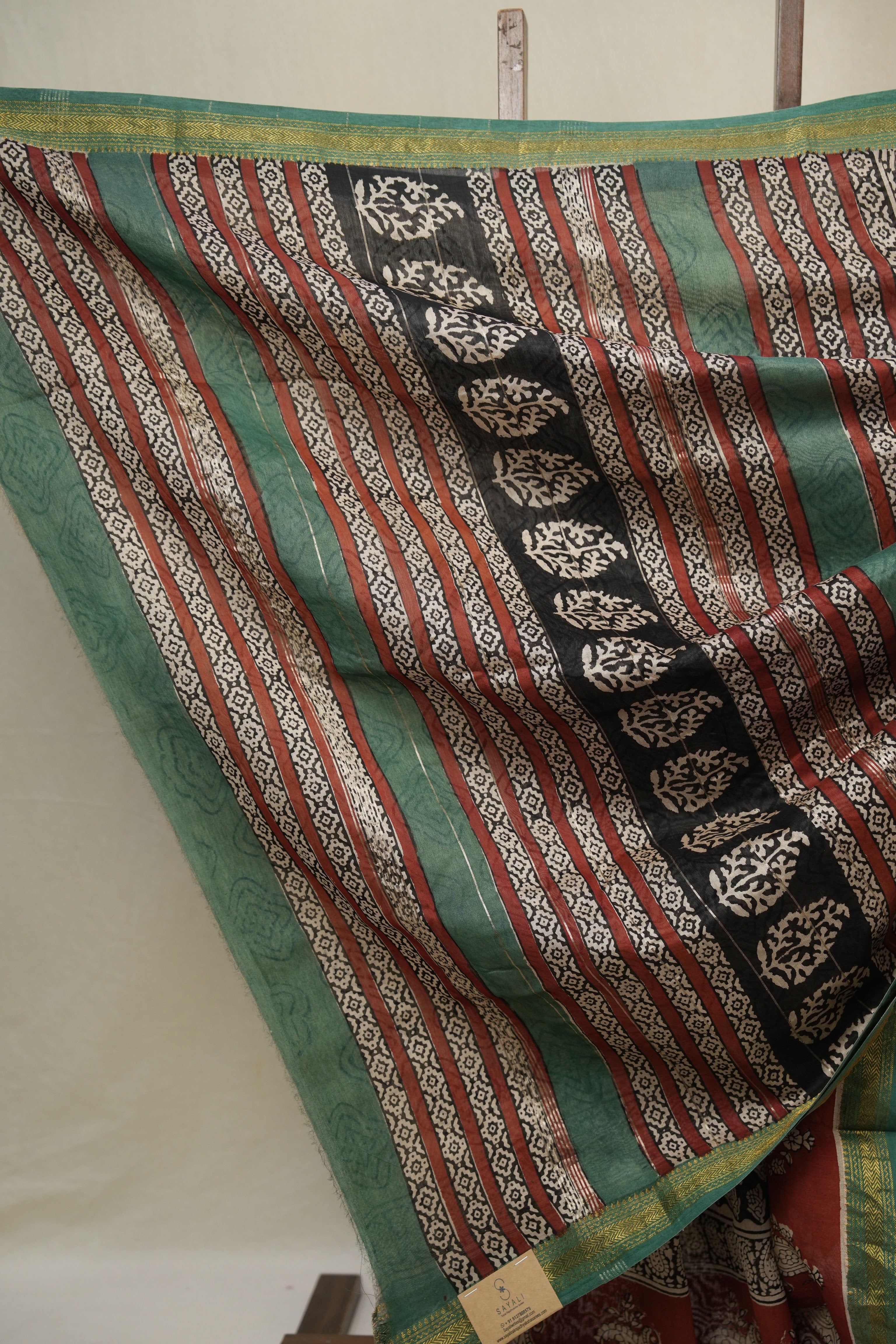 Black HBP Cotton Silk Saree With Maheshwari Border - SRBCSS1642