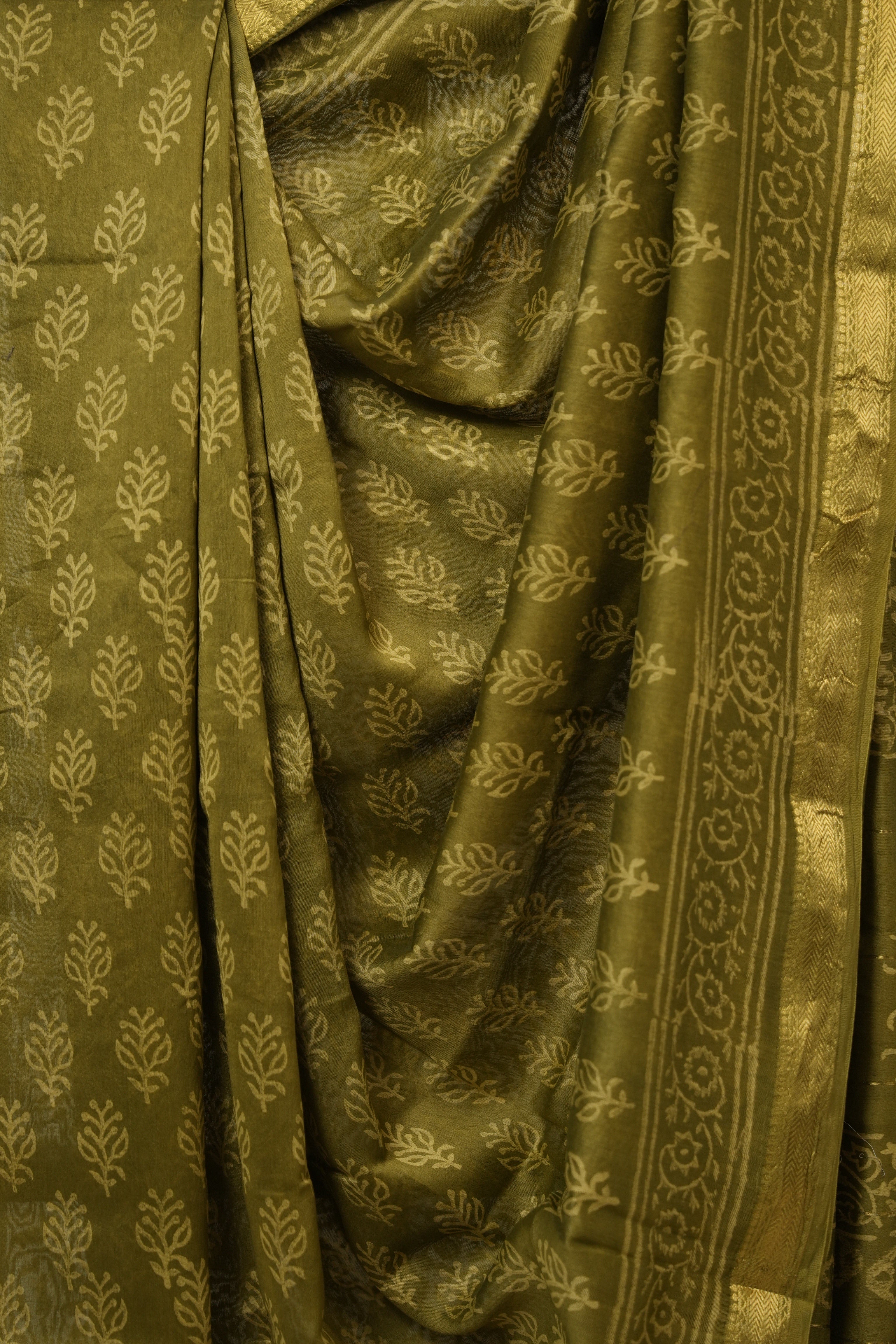 Green HBP Cotton Silk Saree With Maheshwari Border - SRGCSS1643