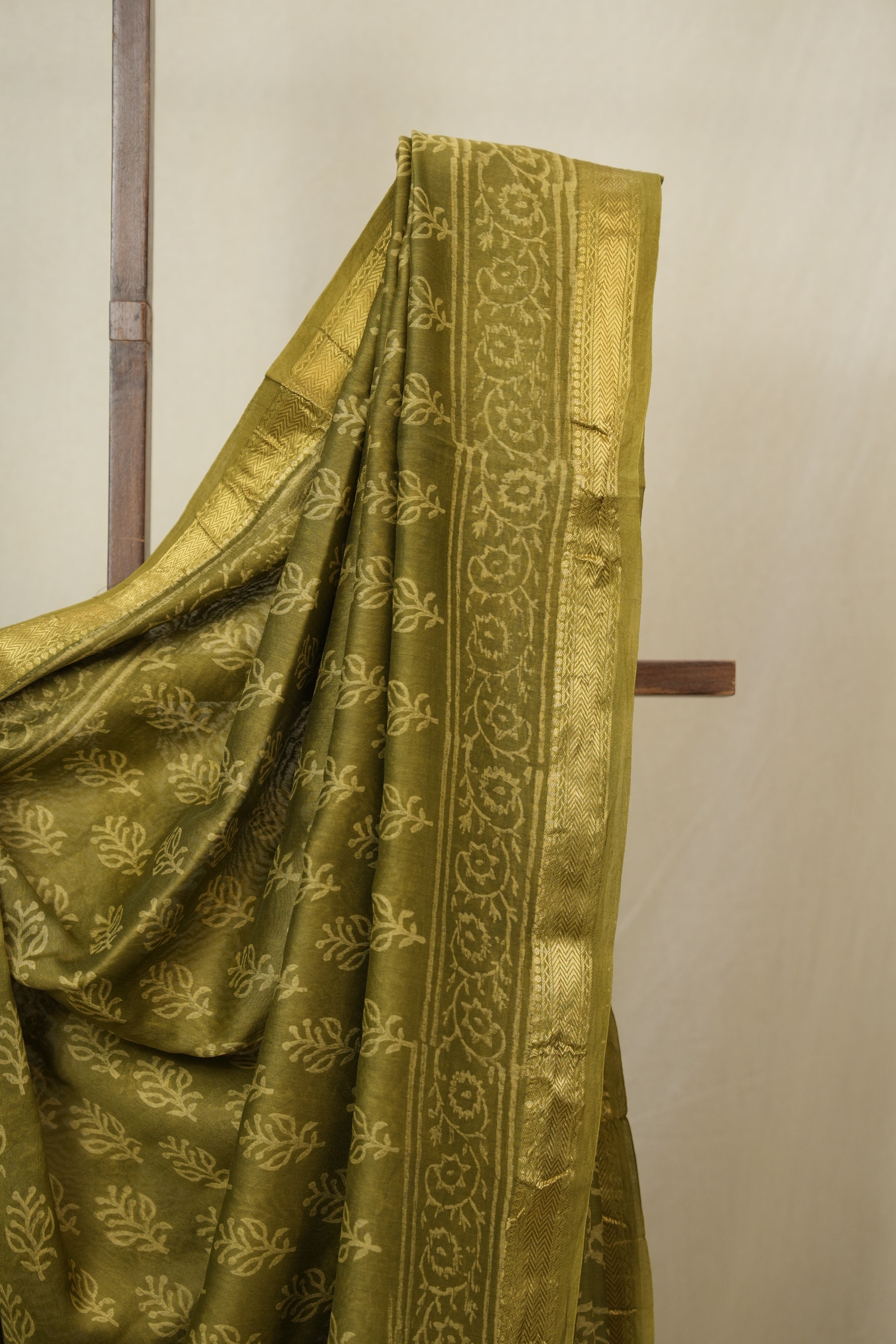 Green HBP Cotton Silk Saree With Maheshwari Border - SRGCSS1643