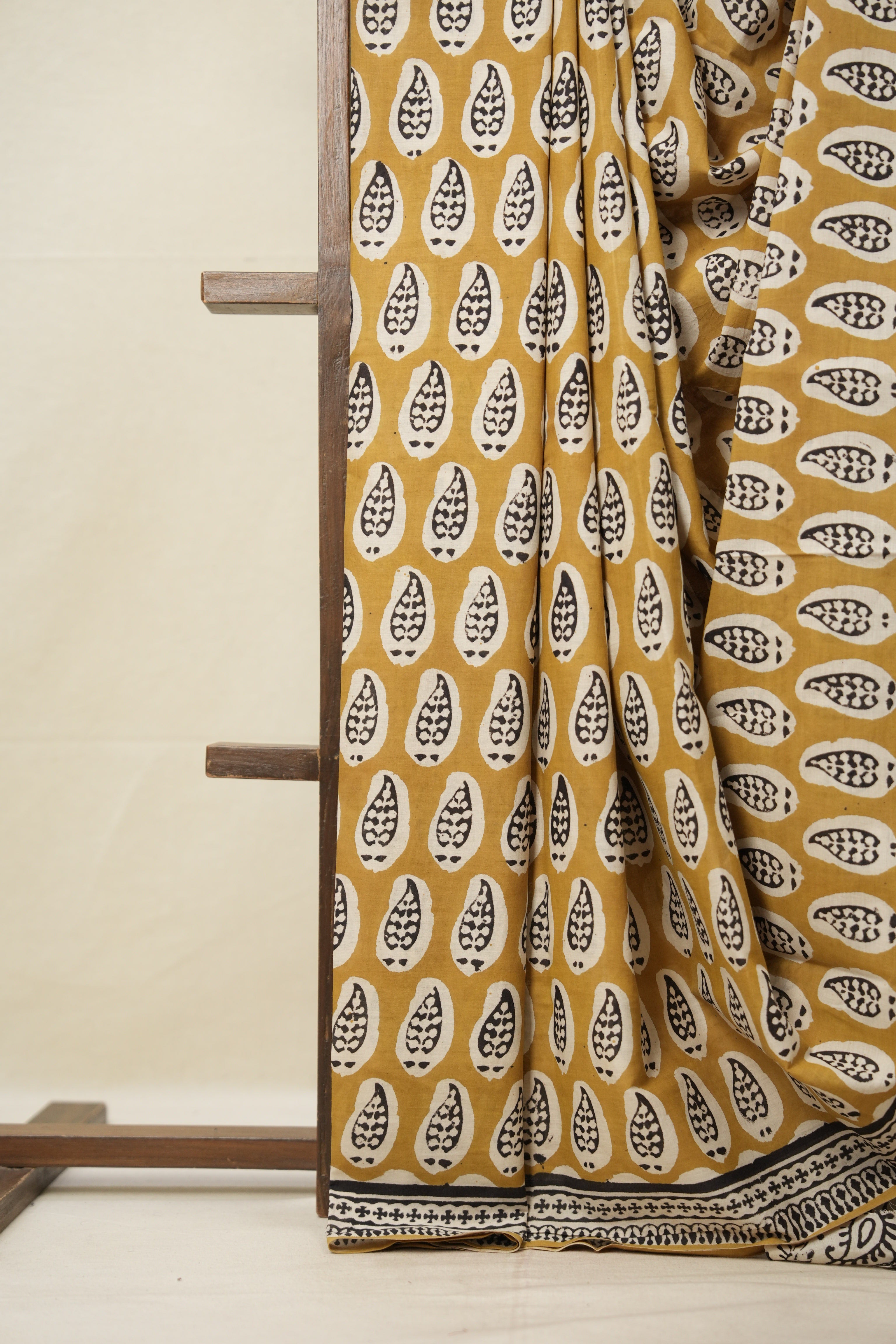 Olive Green White HBP Cotton Saree - SROGWCS2811