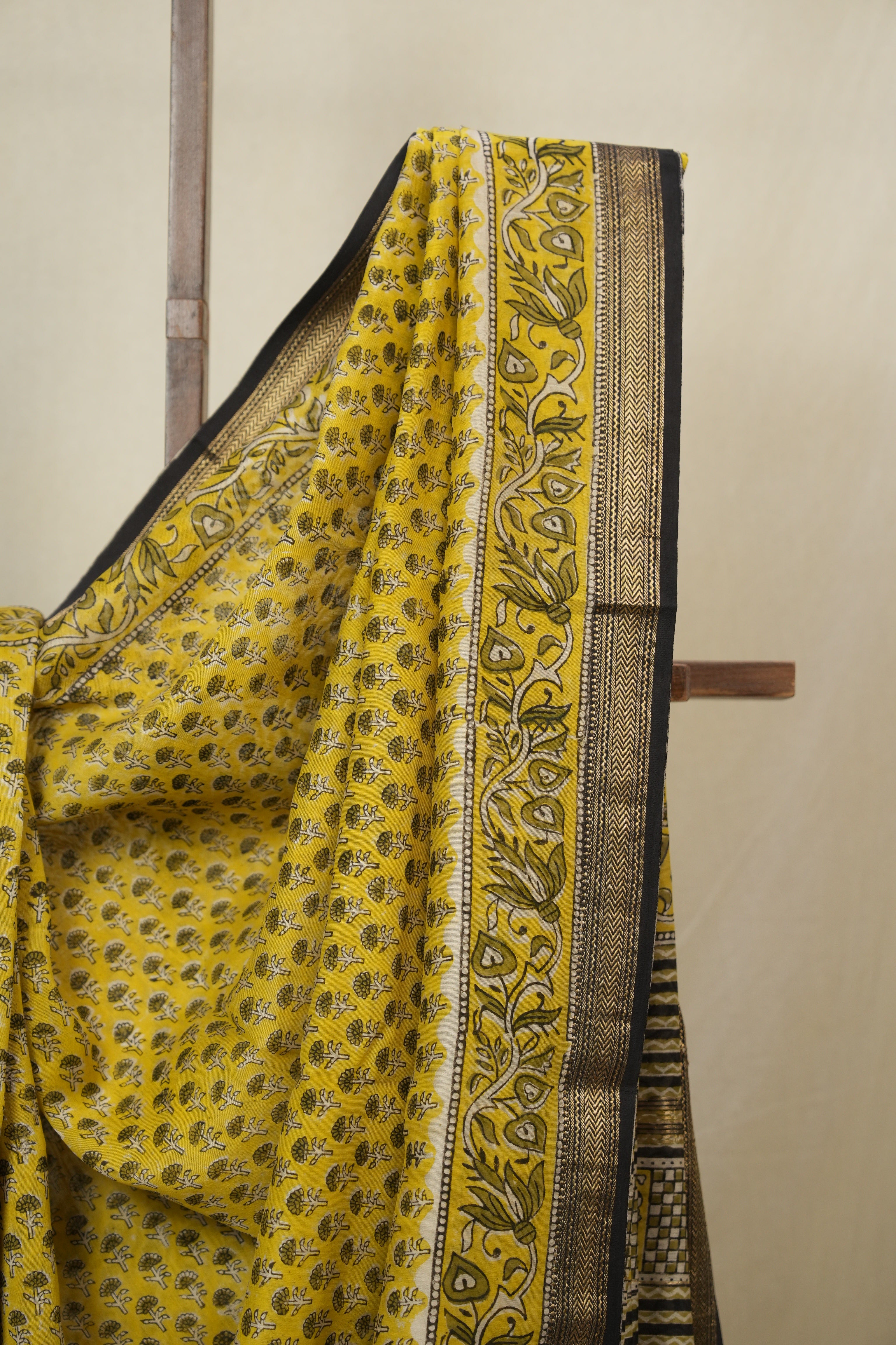 Yellow HBP Cotton Silk Saree With Maheshwari Border - SRYCSS1640