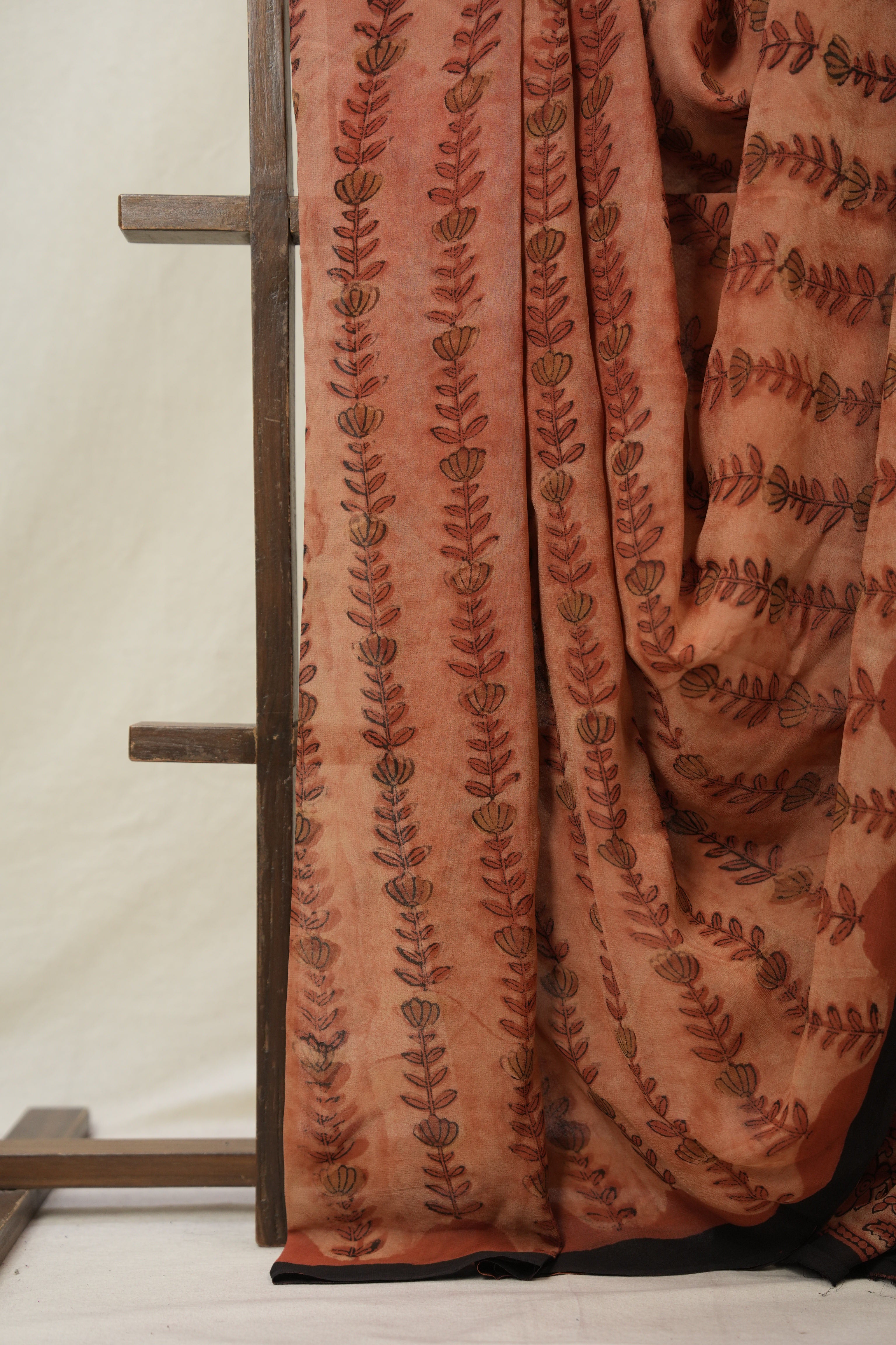 Reddish Cream HBP Georgette Vanaspati Saree - SRRCHGS31