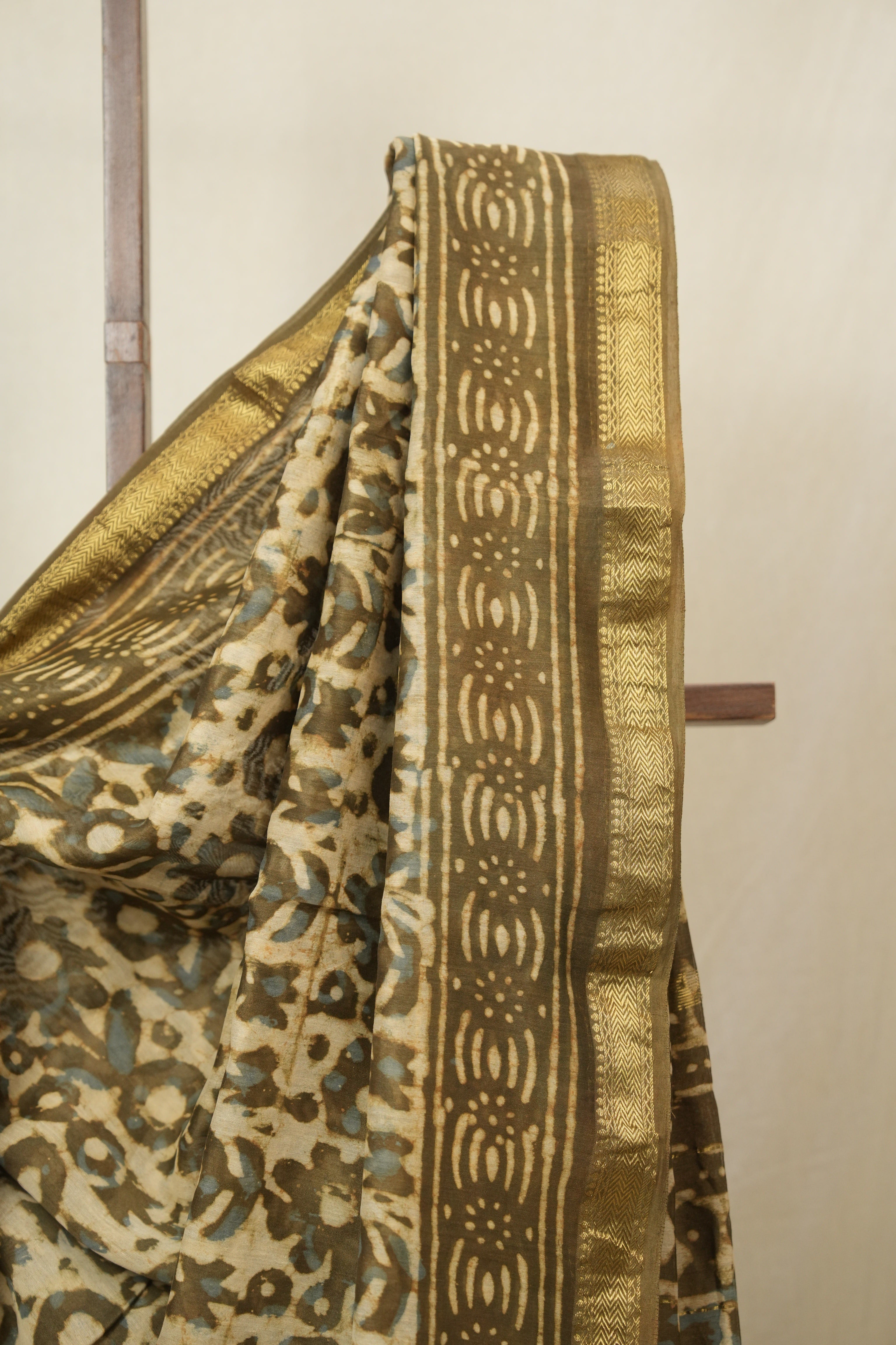 Cream HBP Cotton Silk Saree With Maheshwari Border - SRCCSS1638