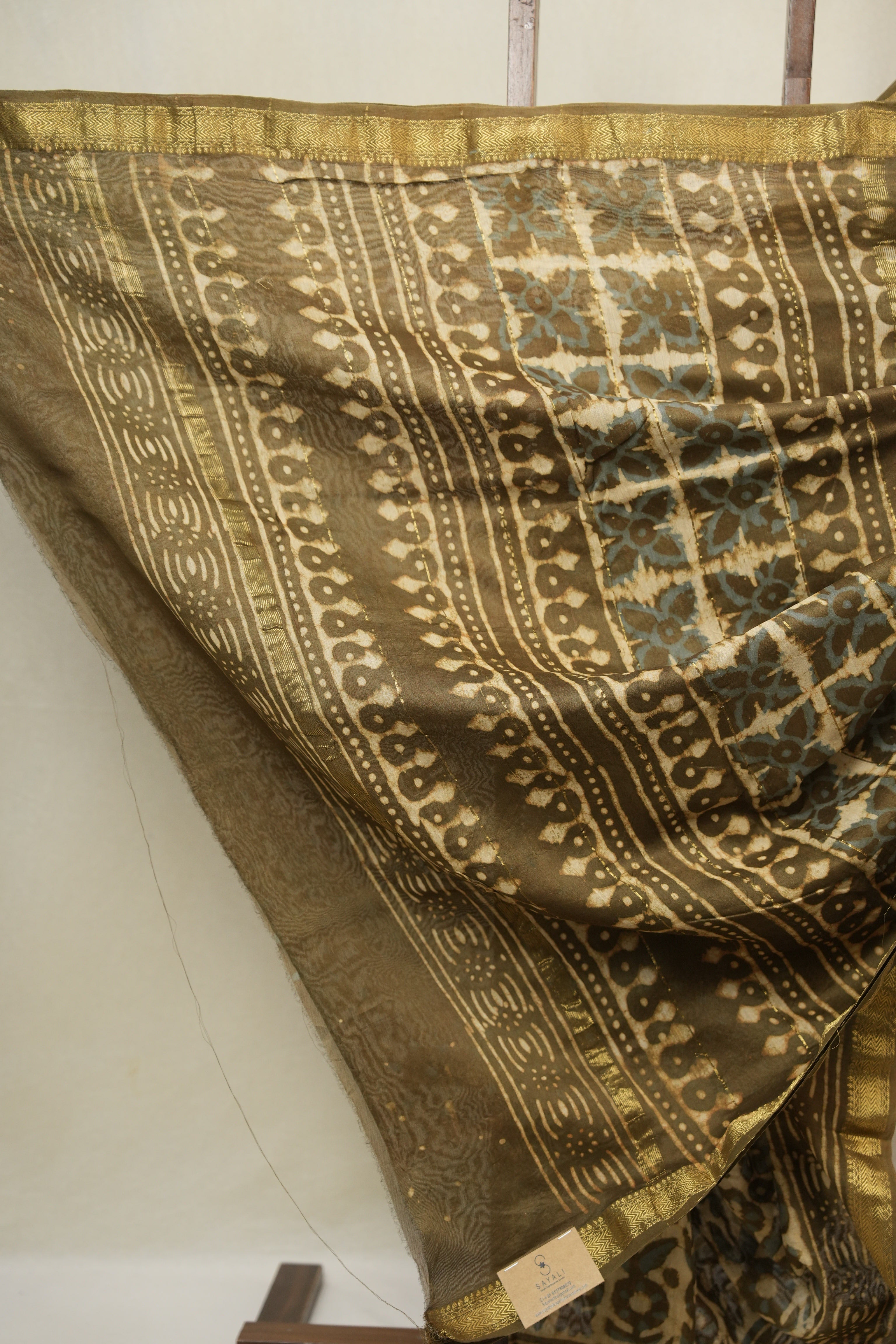 Cream HBP Cotton Silk Saree With Maheshwari Border - SRCCSS1638