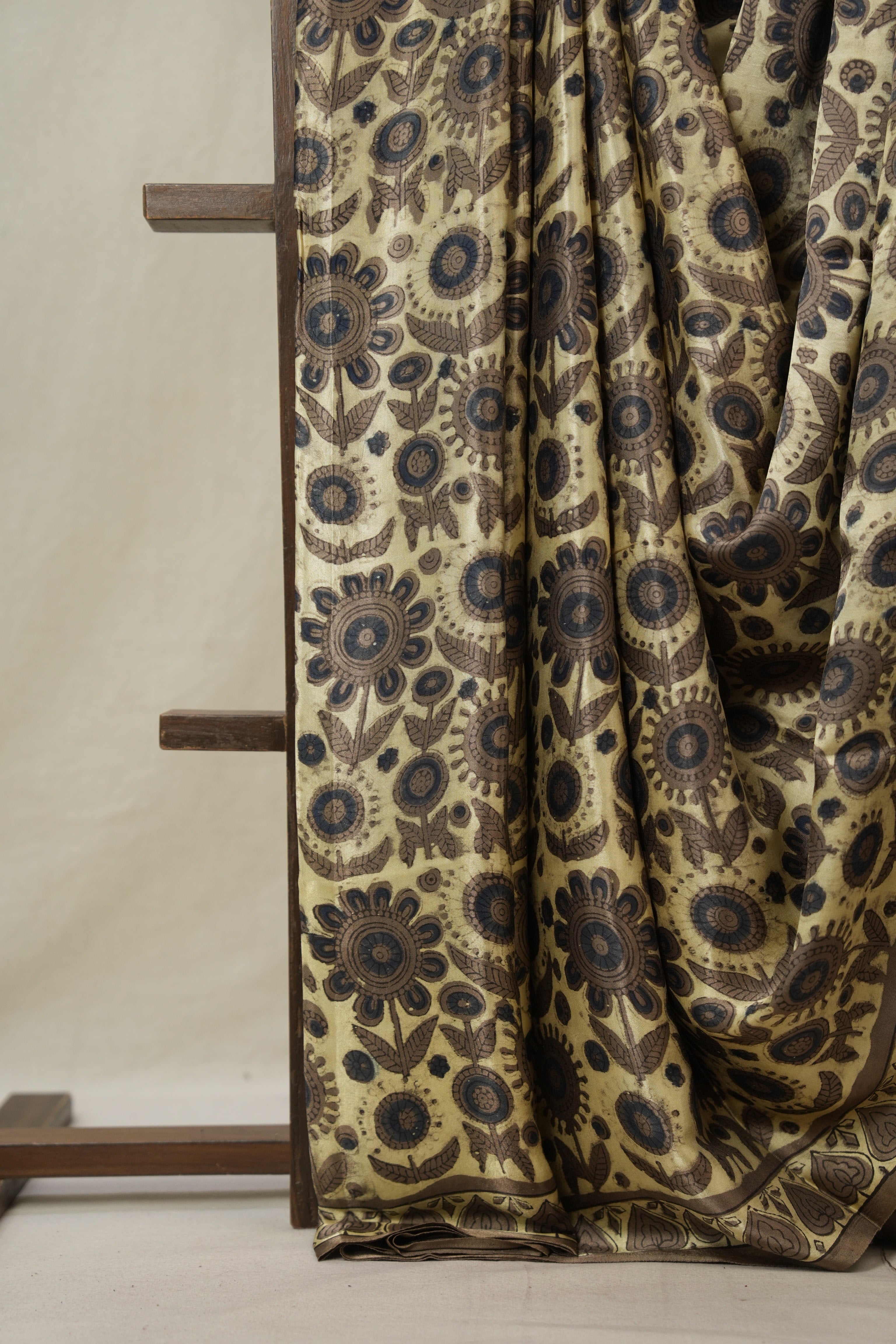 Cream HBP Modal Silk Saree - SRCMSS529