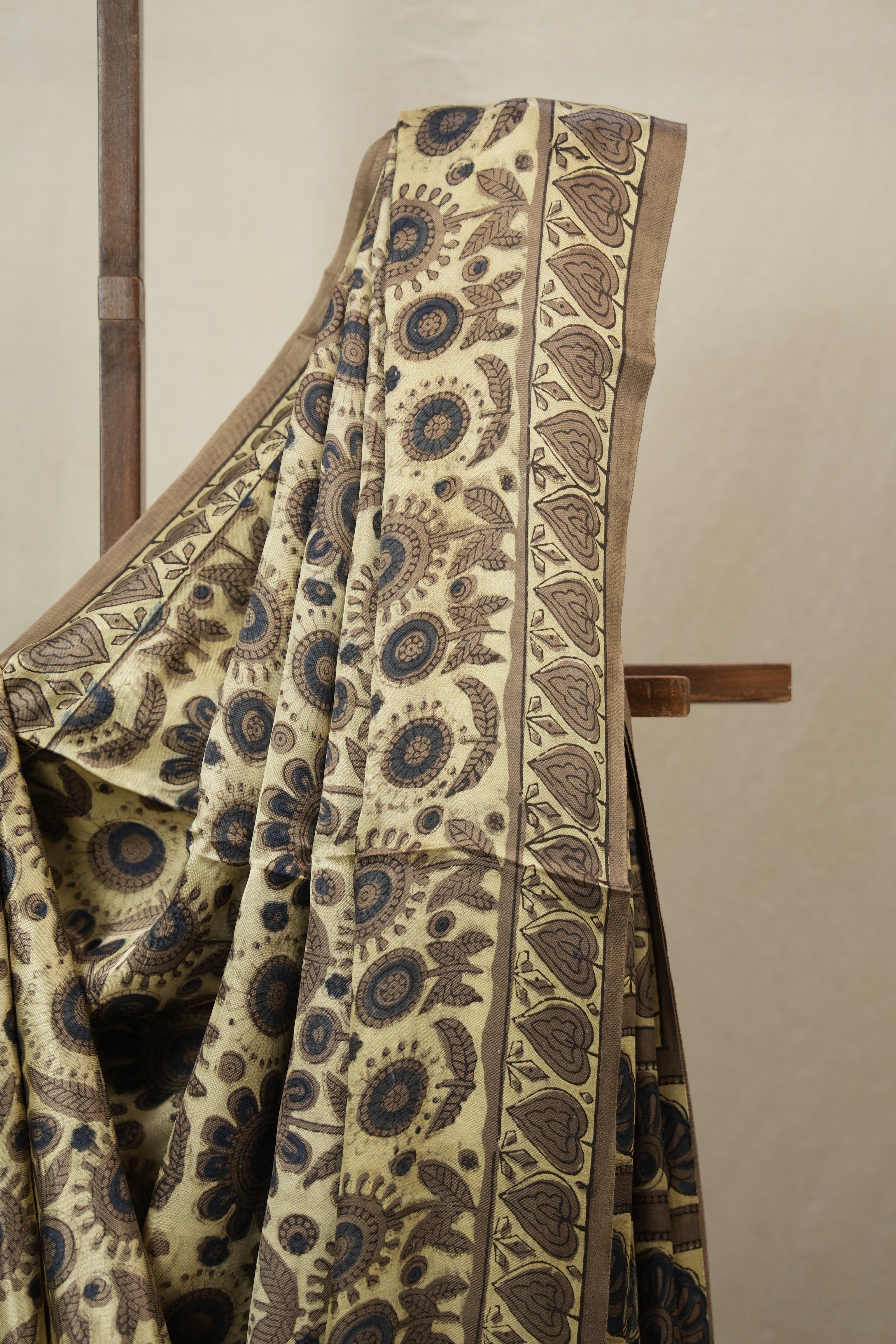 Cream HBP Modal Silk Saree - SRCMSS529