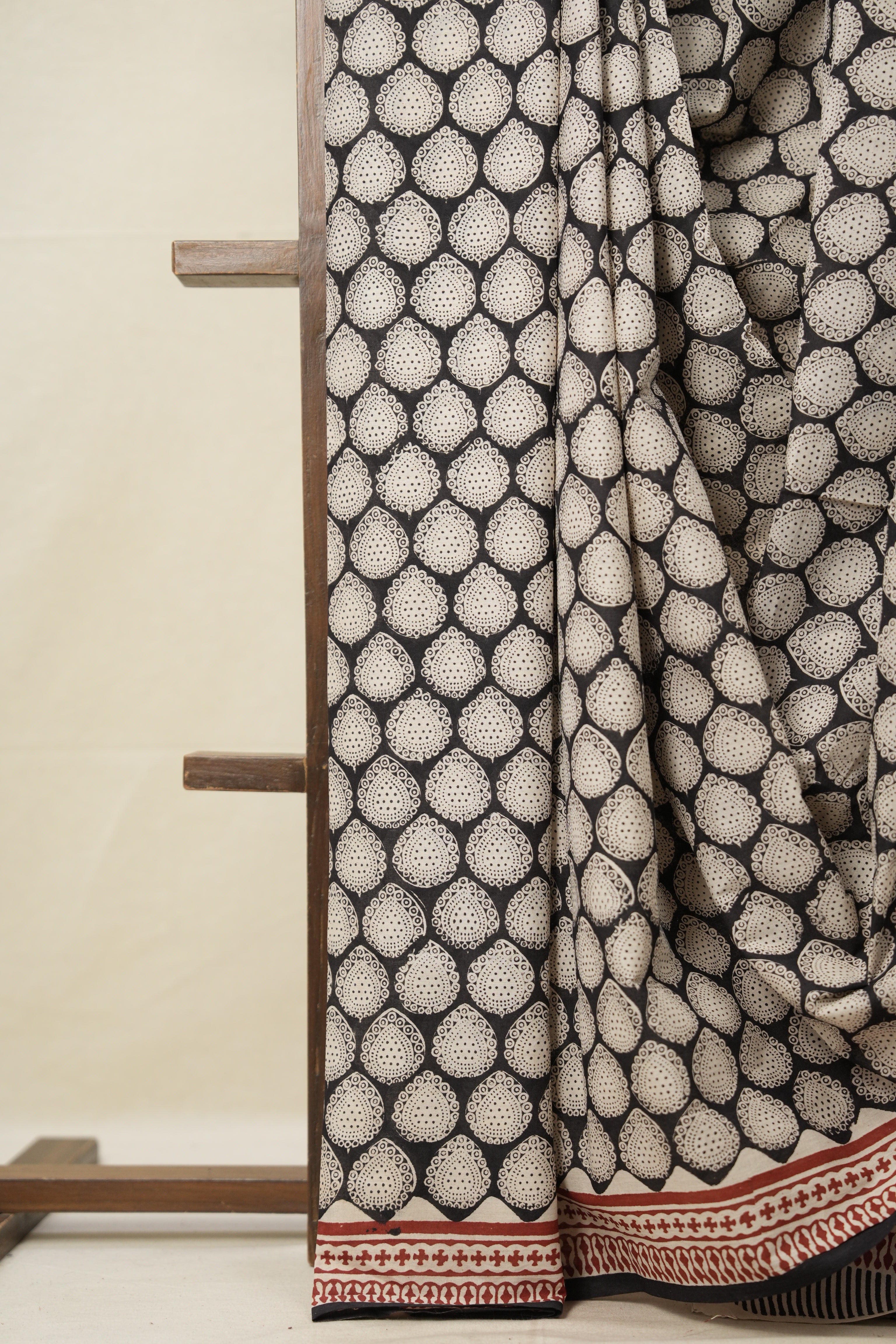 Black Red HBP Cotton Saree - SRBRCS2814