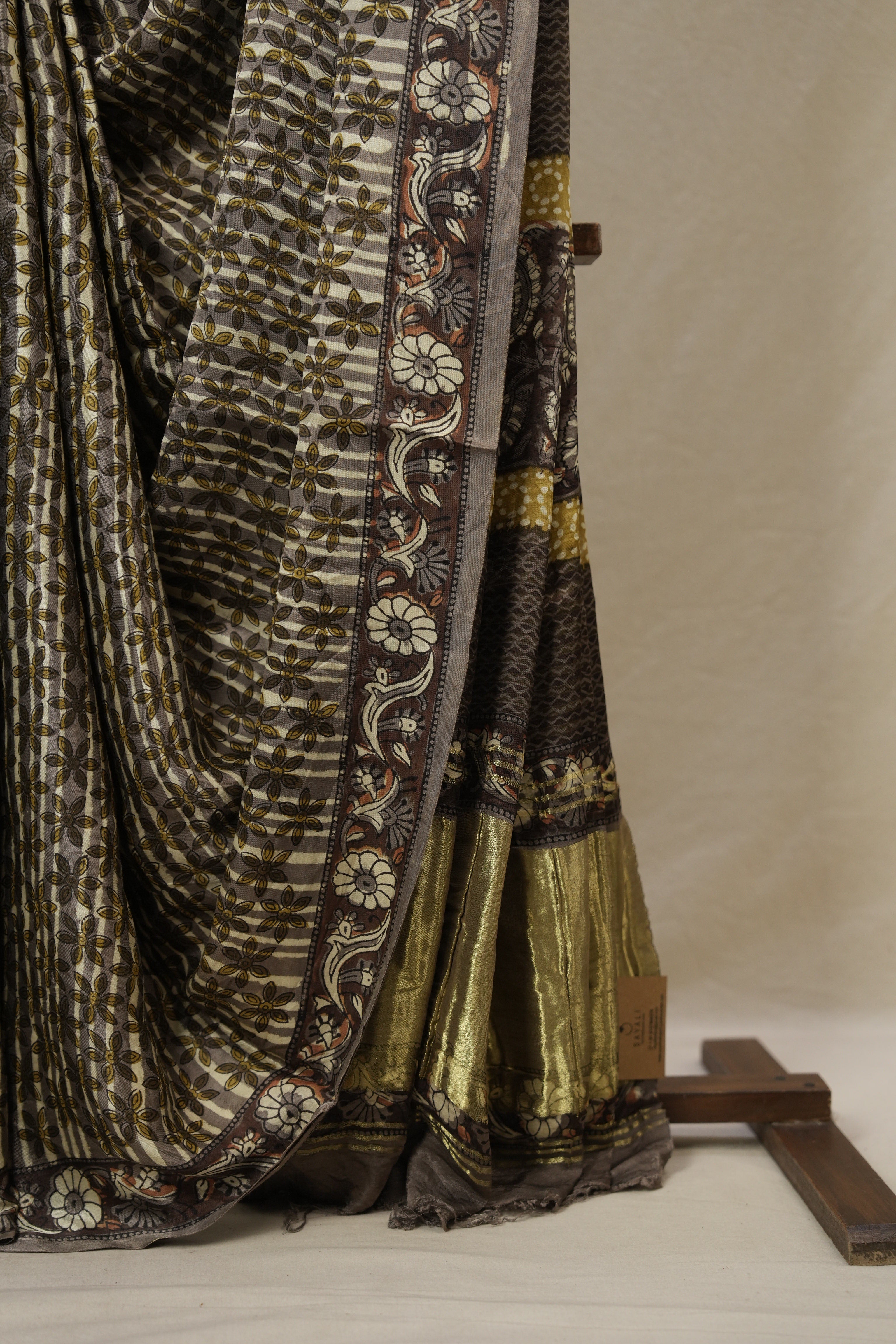 Kashish Cream HBP Modal Silk Saree - SRKCMSS541