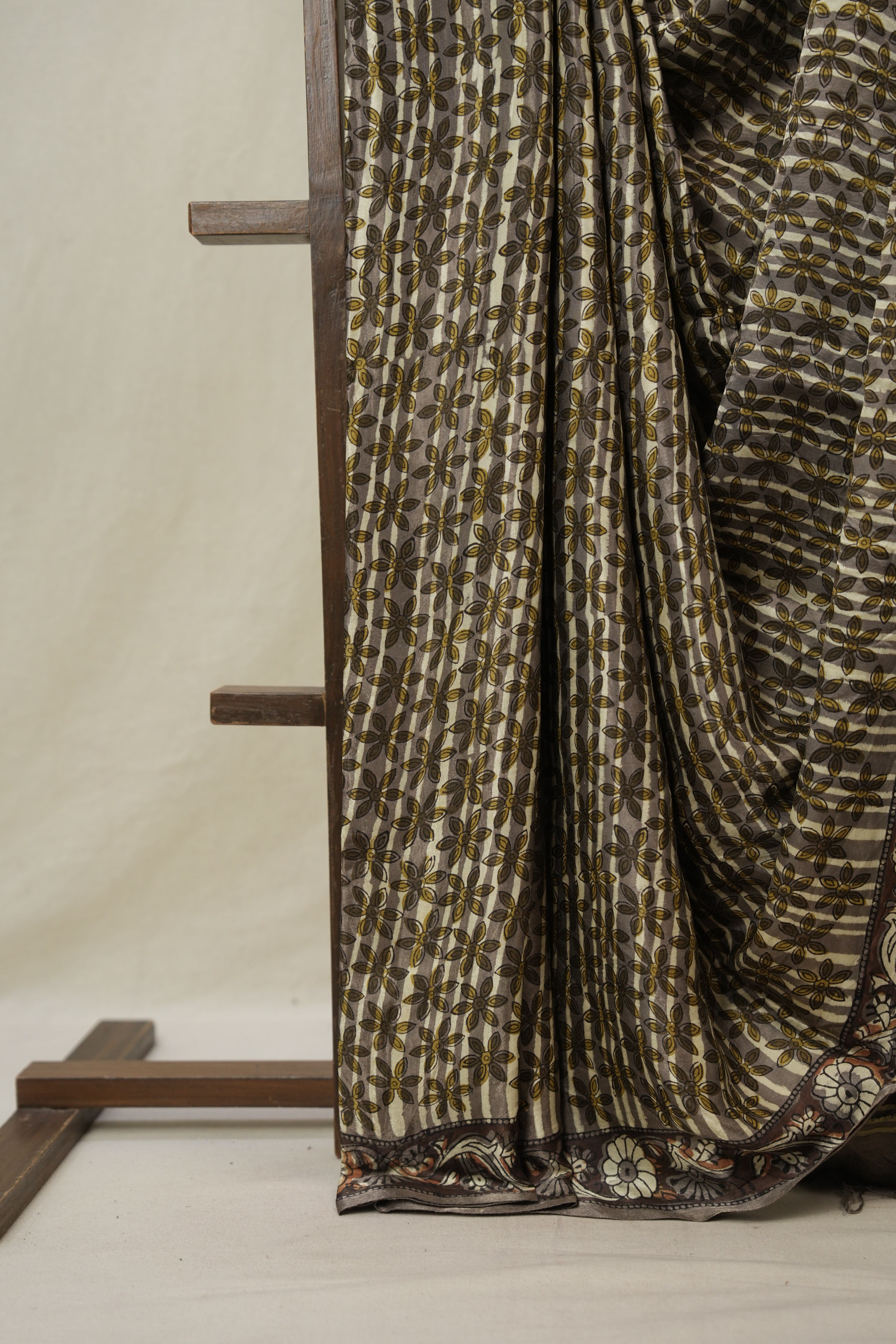 Kashish Cream HBP Modal Silk Saree - SRKCMSS541