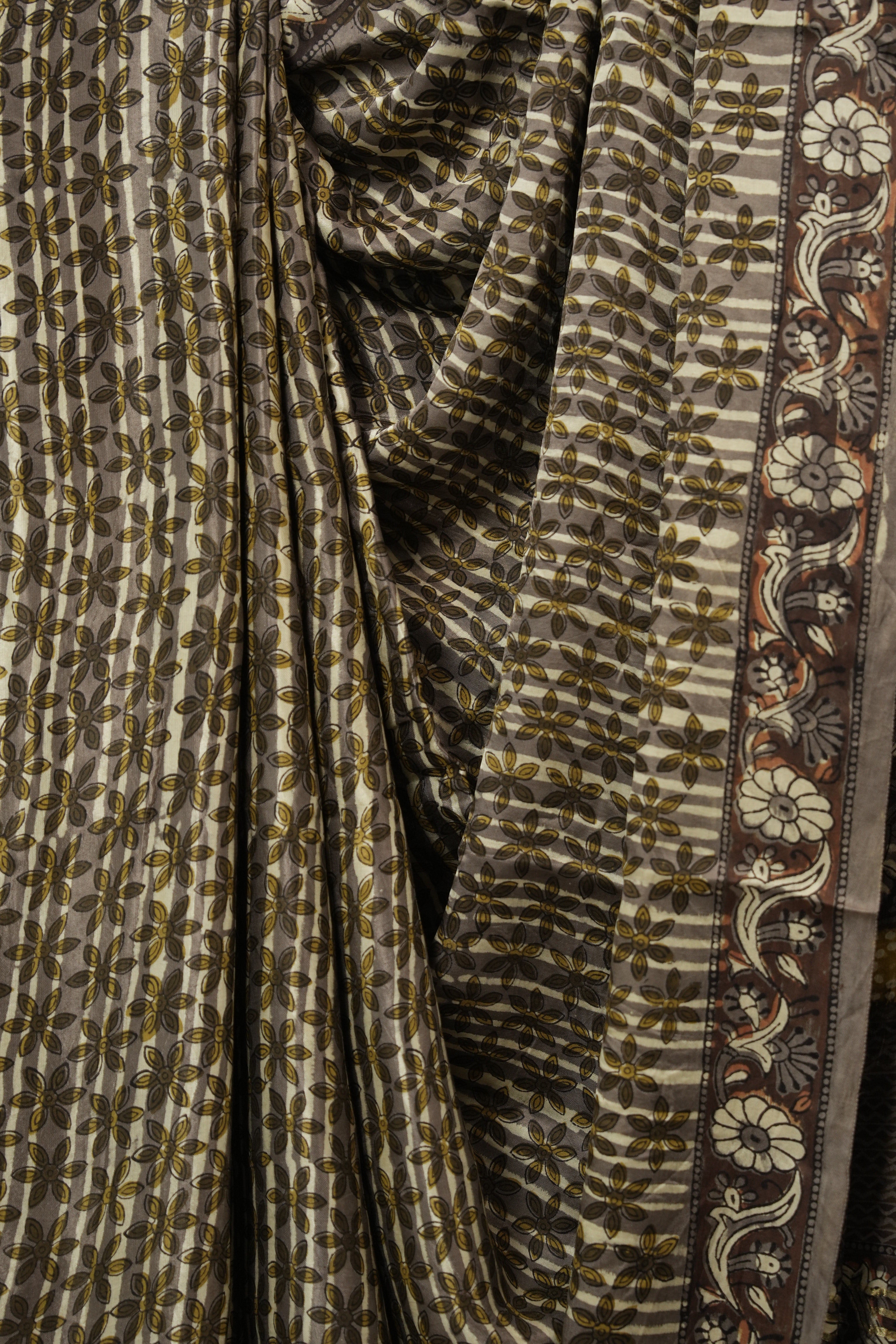 Kashish Cream HBP Modal Silk Saree - SRKCMSS541