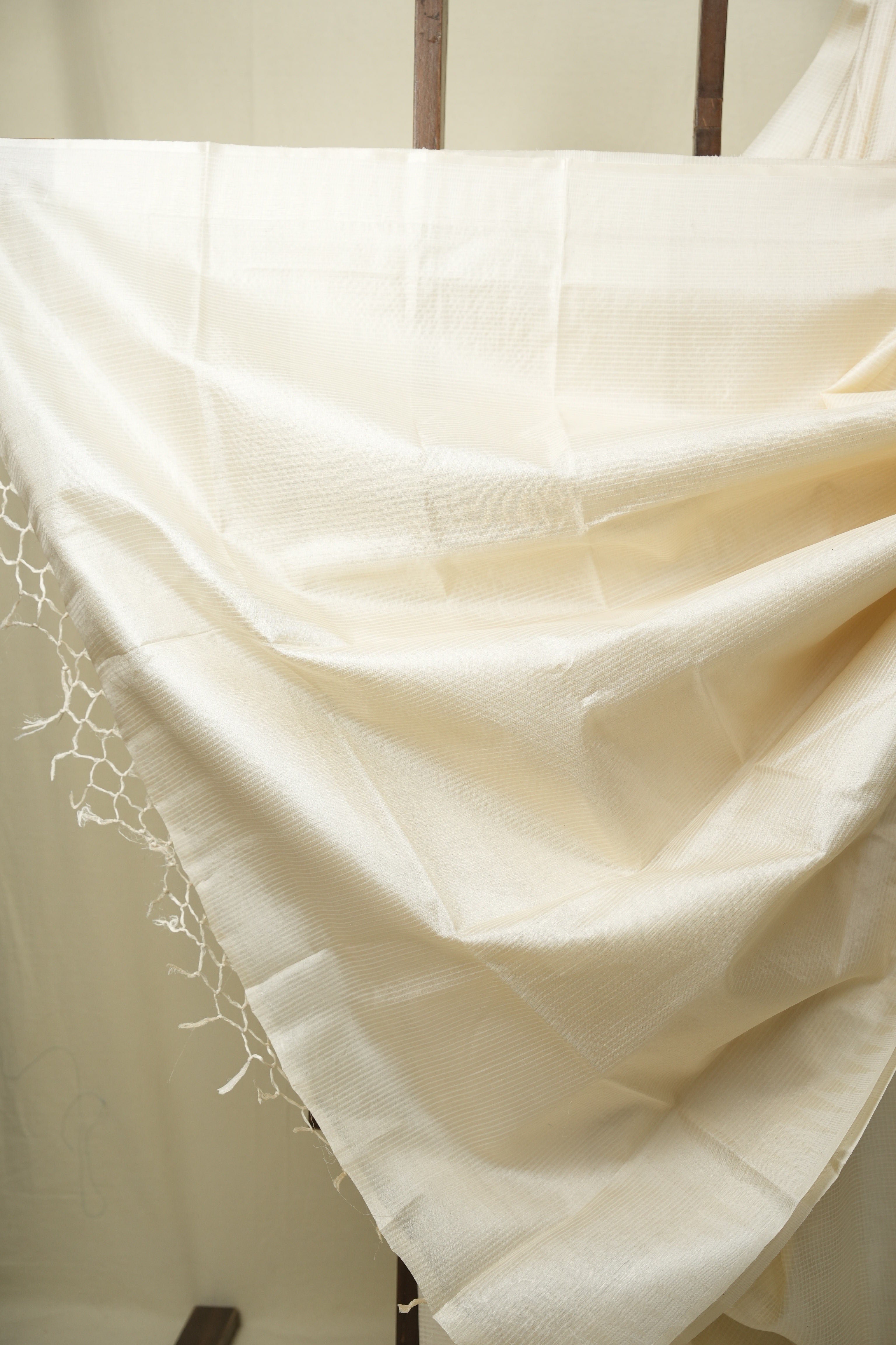White Tussar Silk Saree - SRWTSS1890