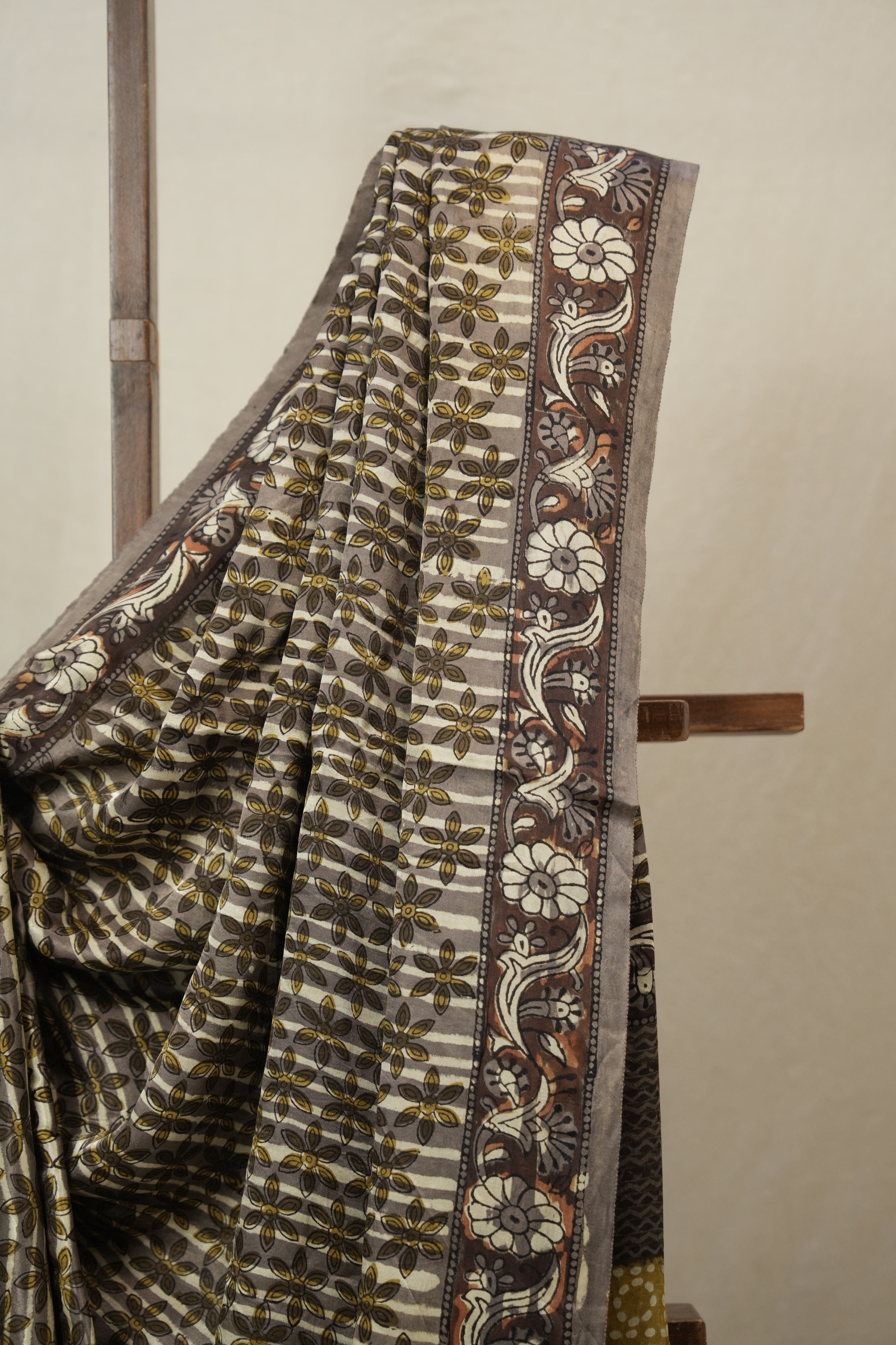 Kashish Cream HBP Modal Silk Saree - SRKCMSS541