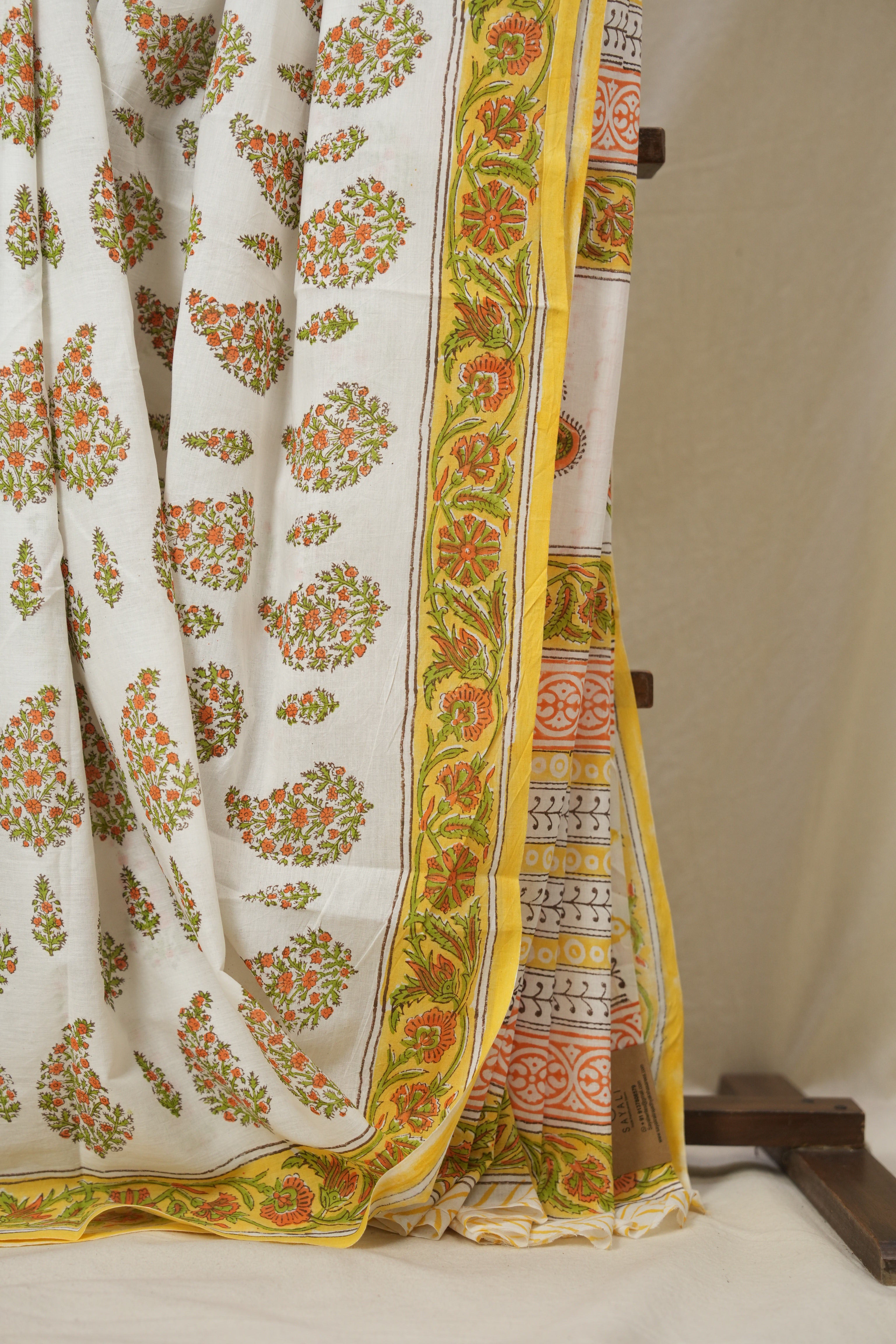 White Floral Cotton  HBP Cotton Saree - SRWFCS3346