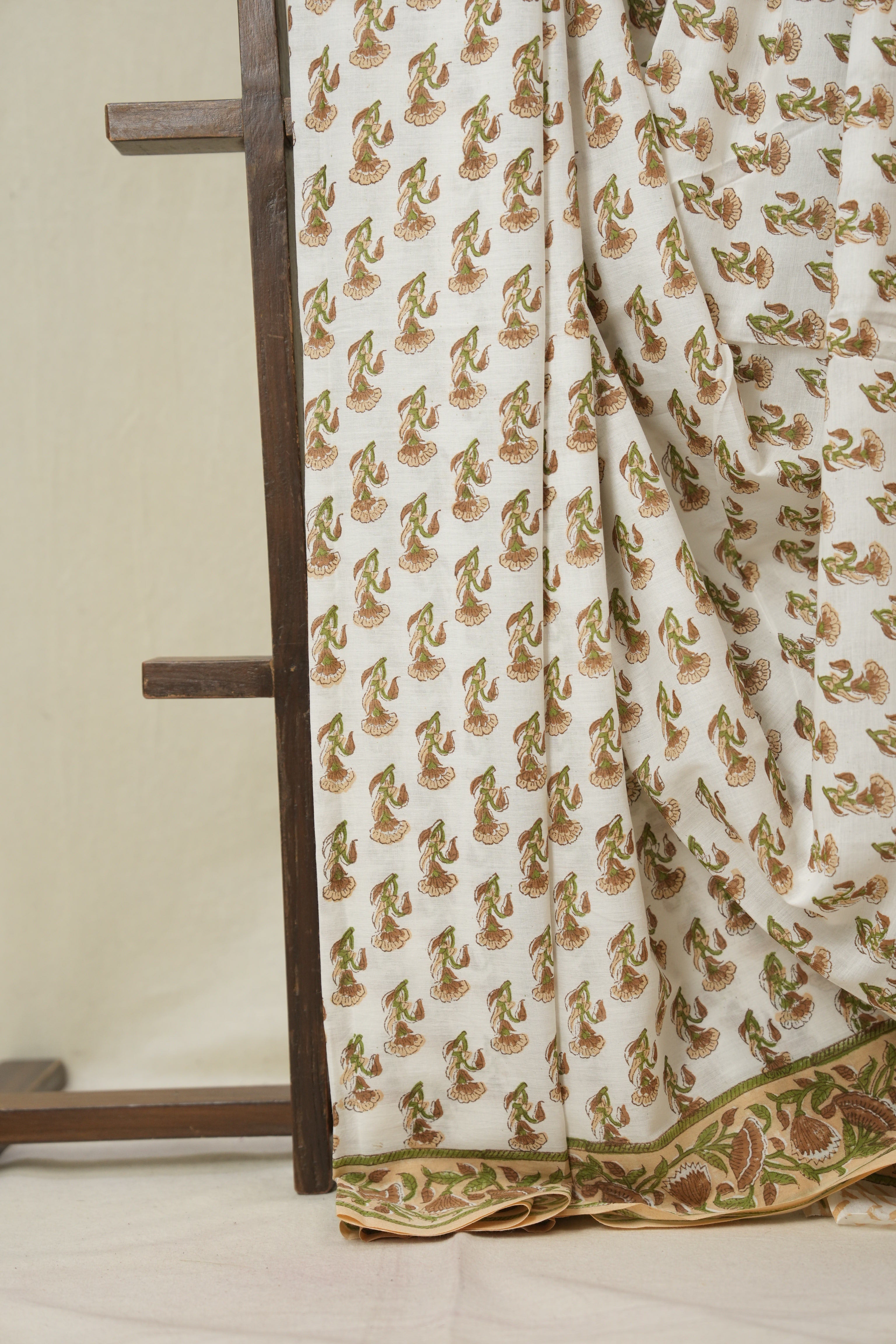 White Floral HBP Cotton Saree - SRWFCS3347