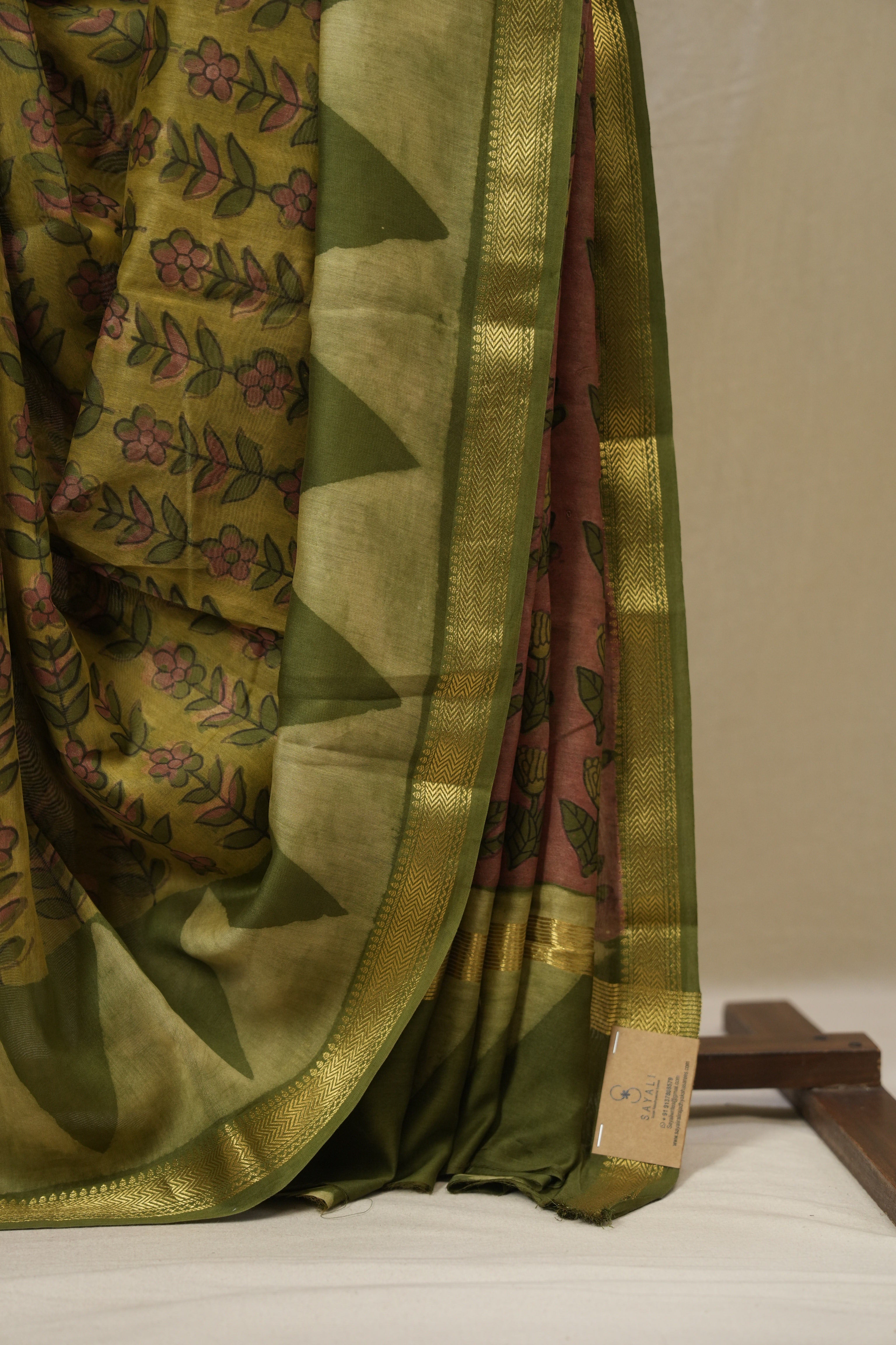 Green HBP Cotton Silk Saree With Maheshwari Border - SRGCSS1660