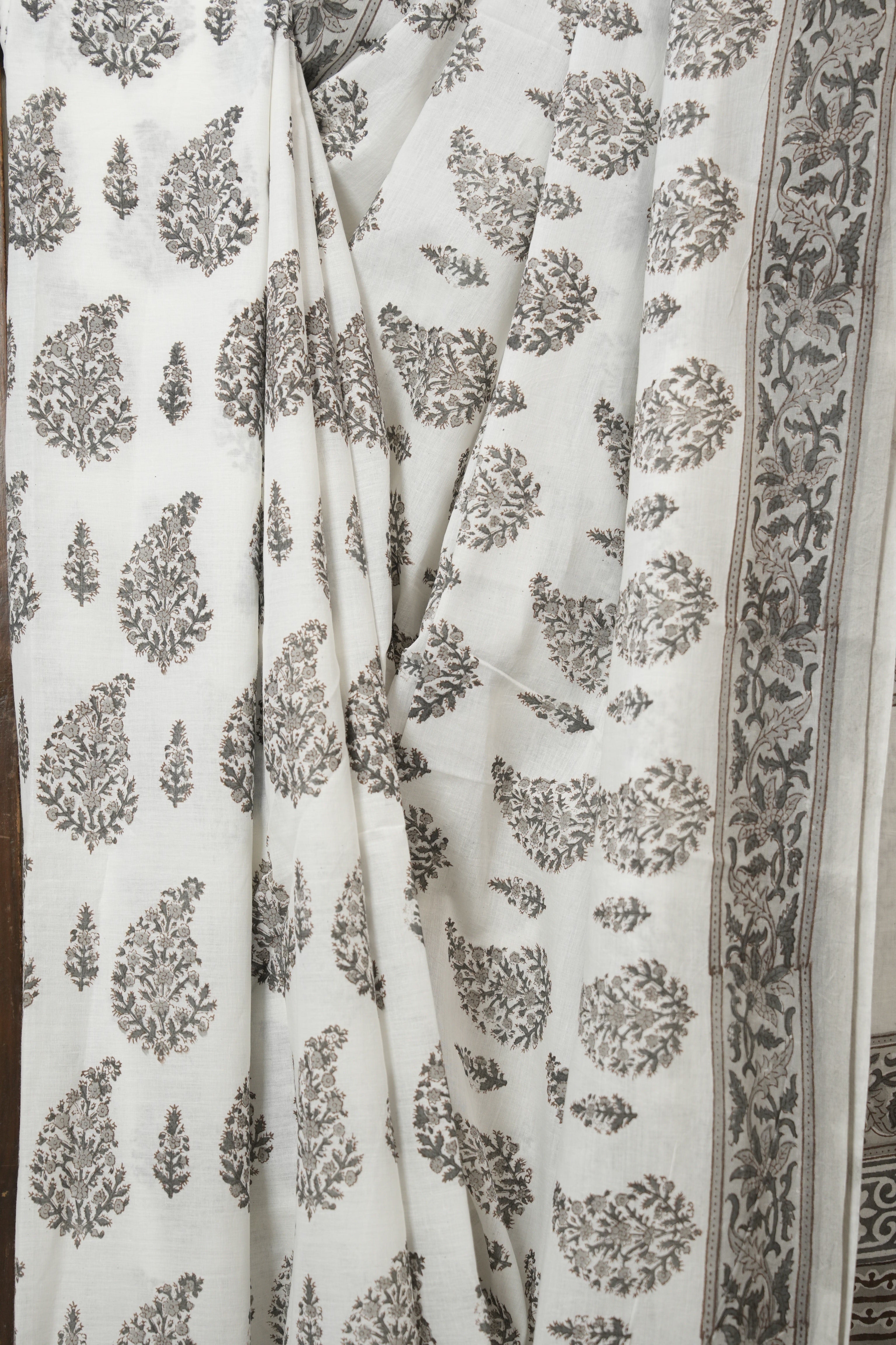 White HBP Cotton Saree - SRWCS3342