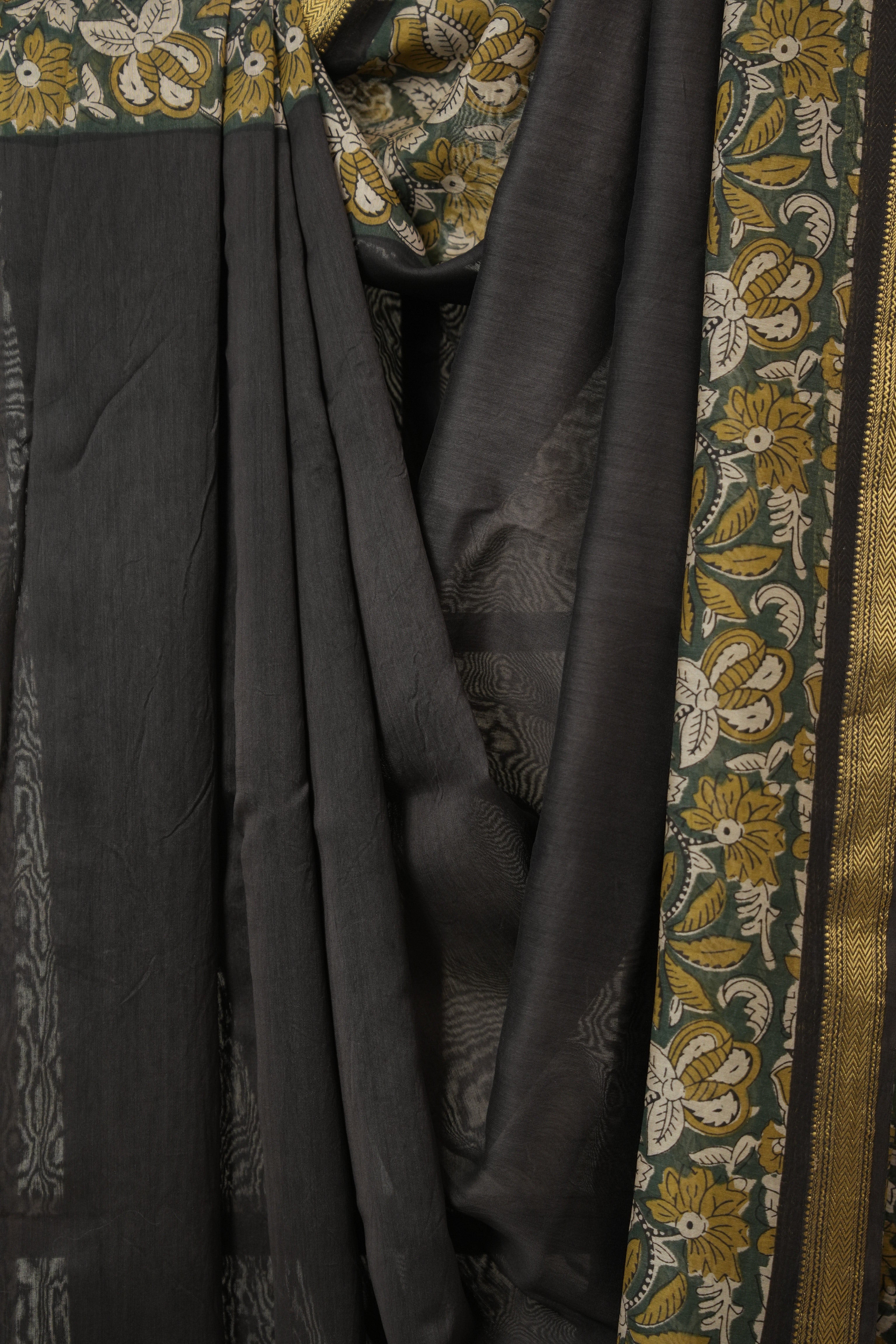 Black Cotton Silk Saree With Maheshwari Border - SRBCSS1502