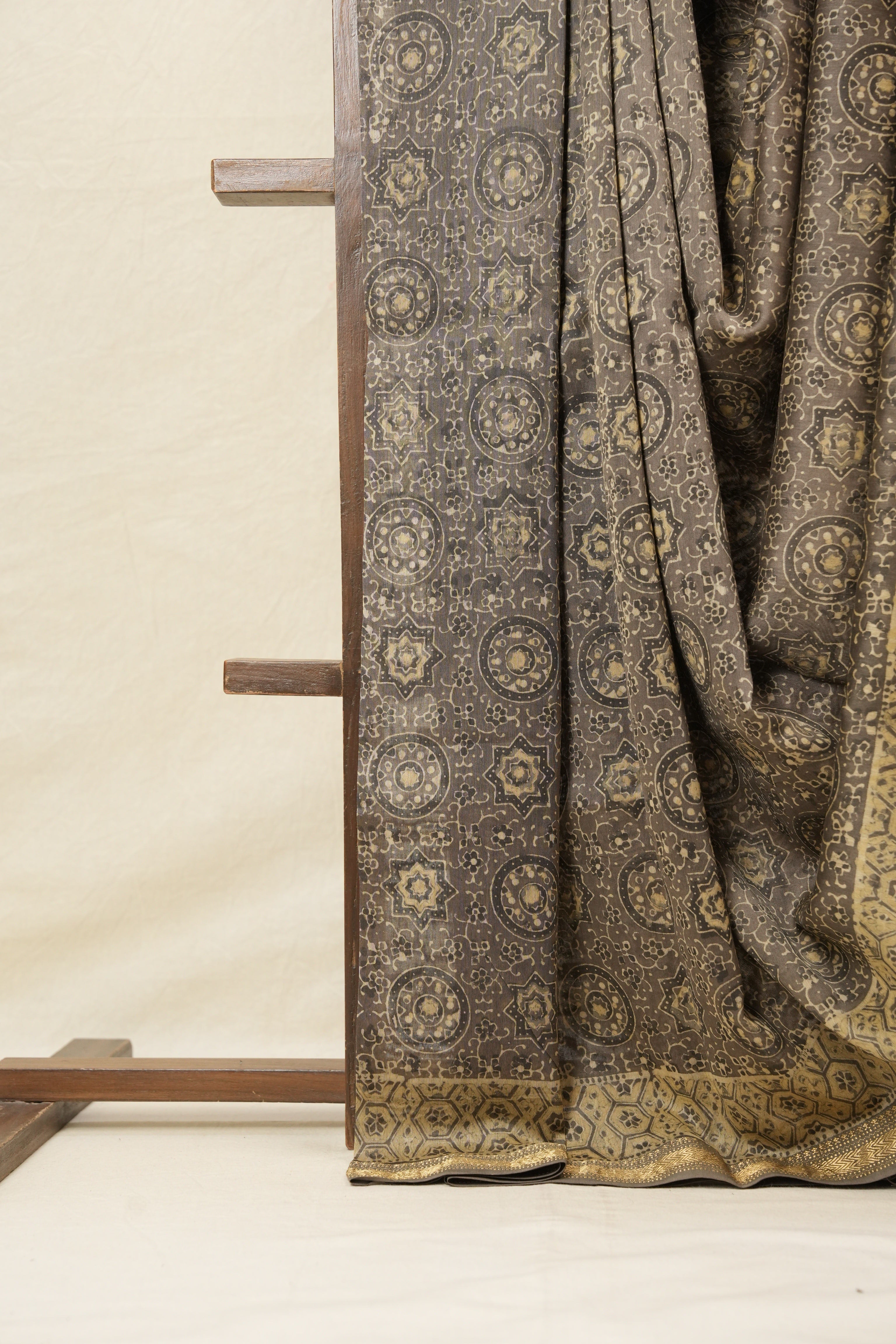 Kashish HBP Cotton Silk Saree With Maheshwari Border - SRKCSS856