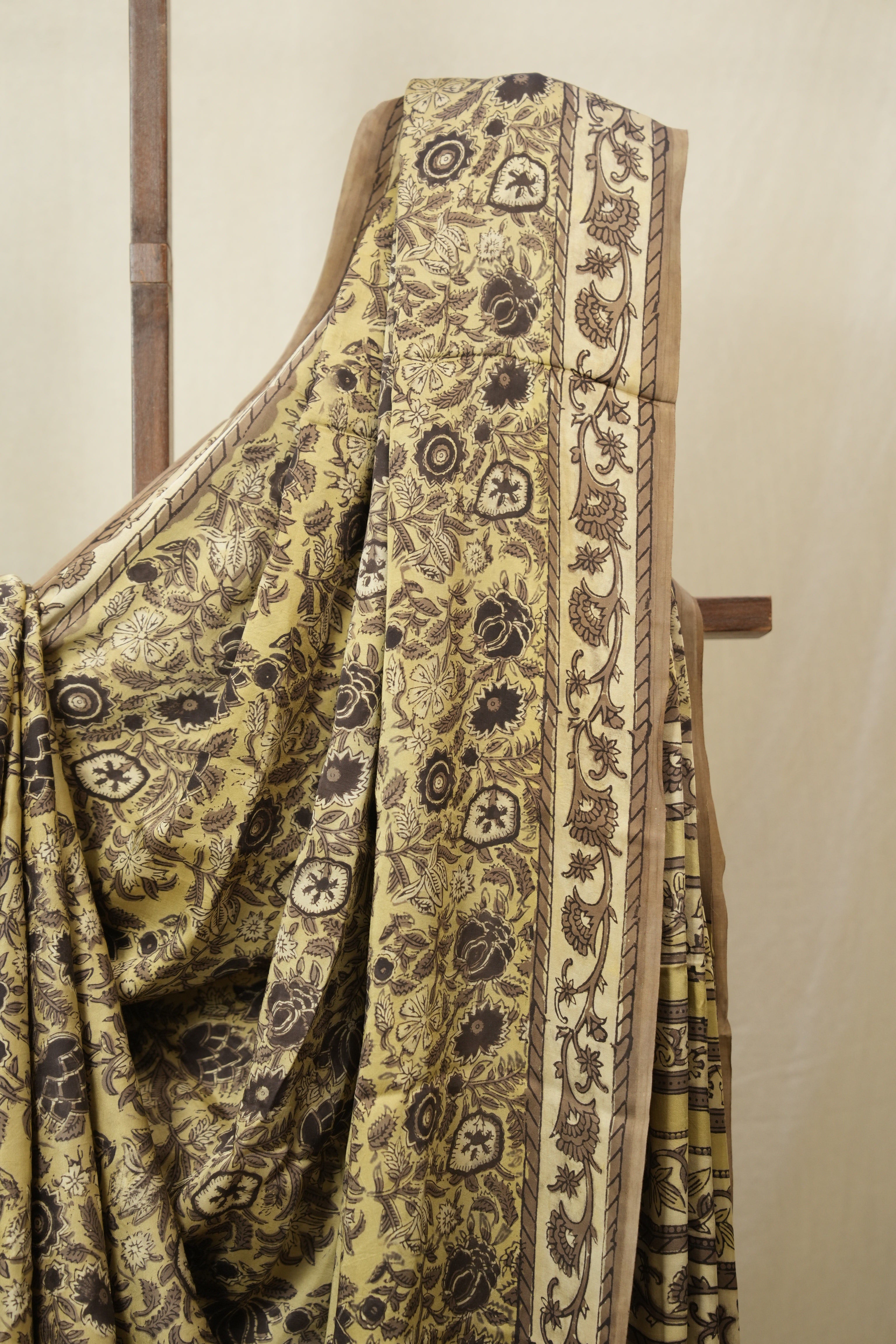 Green HBP Modal Silk Saree - SRGMSS653