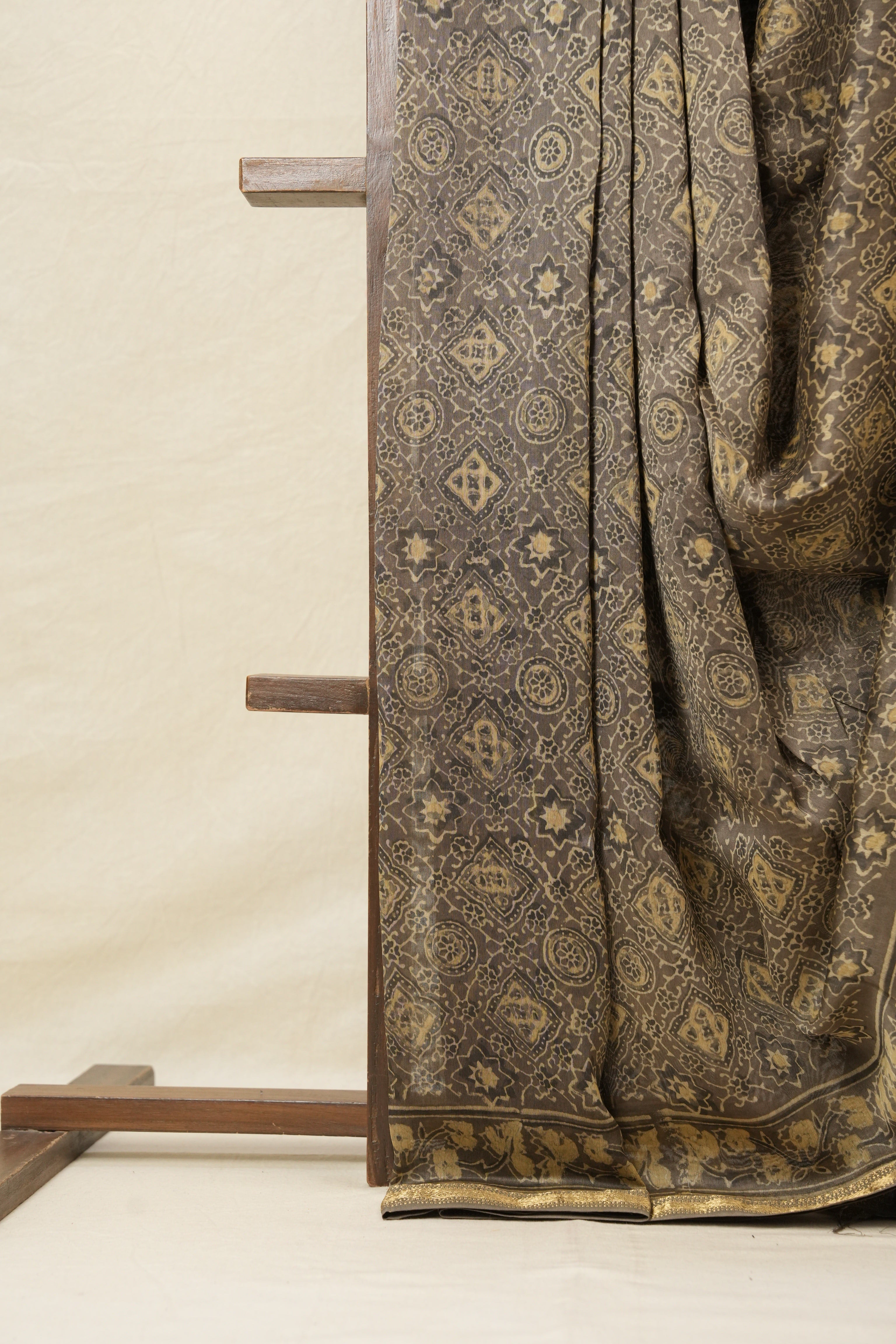 Kashish HBP Cotton Silk Saree With Maheshwari Border - SRKCSS855