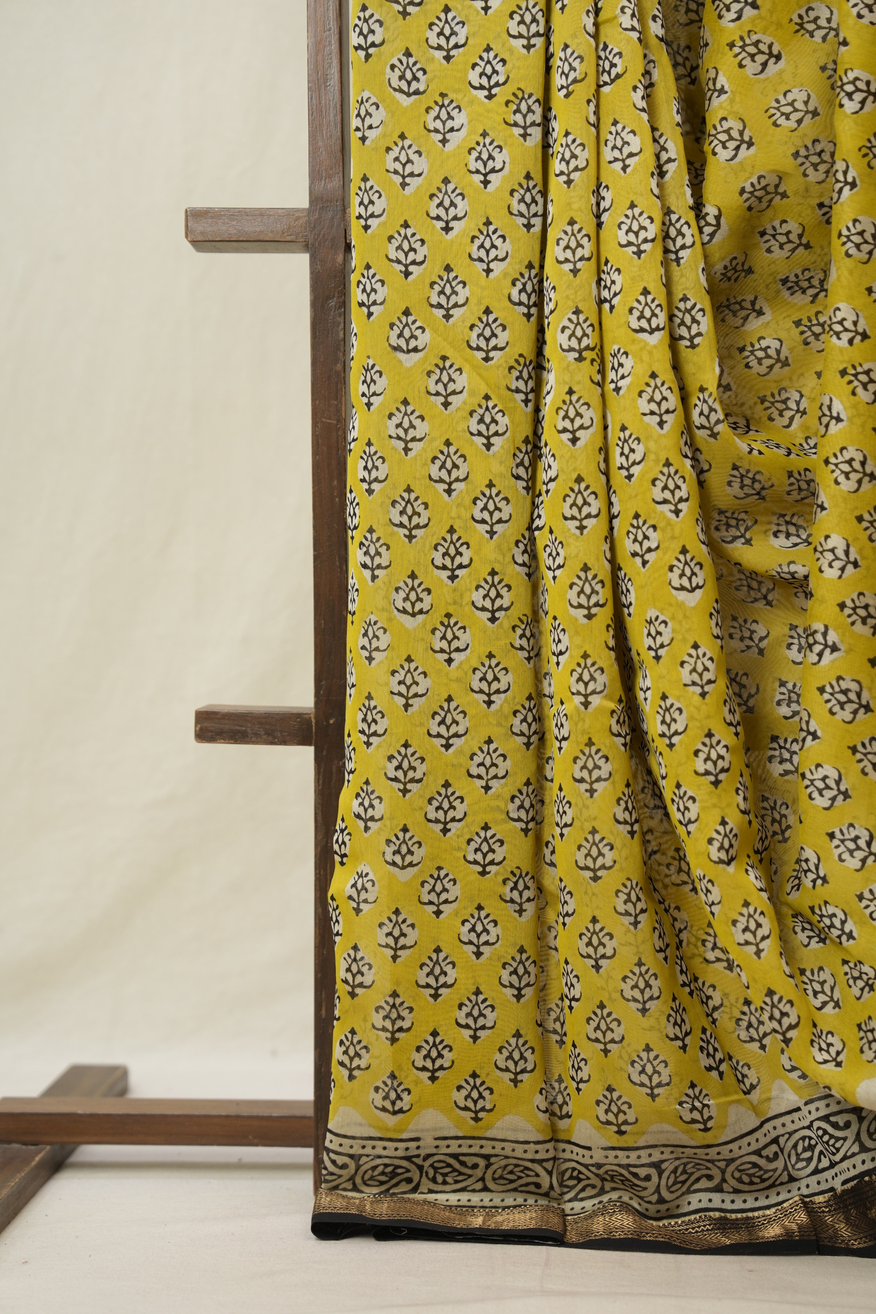Mustard Yellow Cotton Silk Saree With Maheshwari Border - SRMYCSS1503