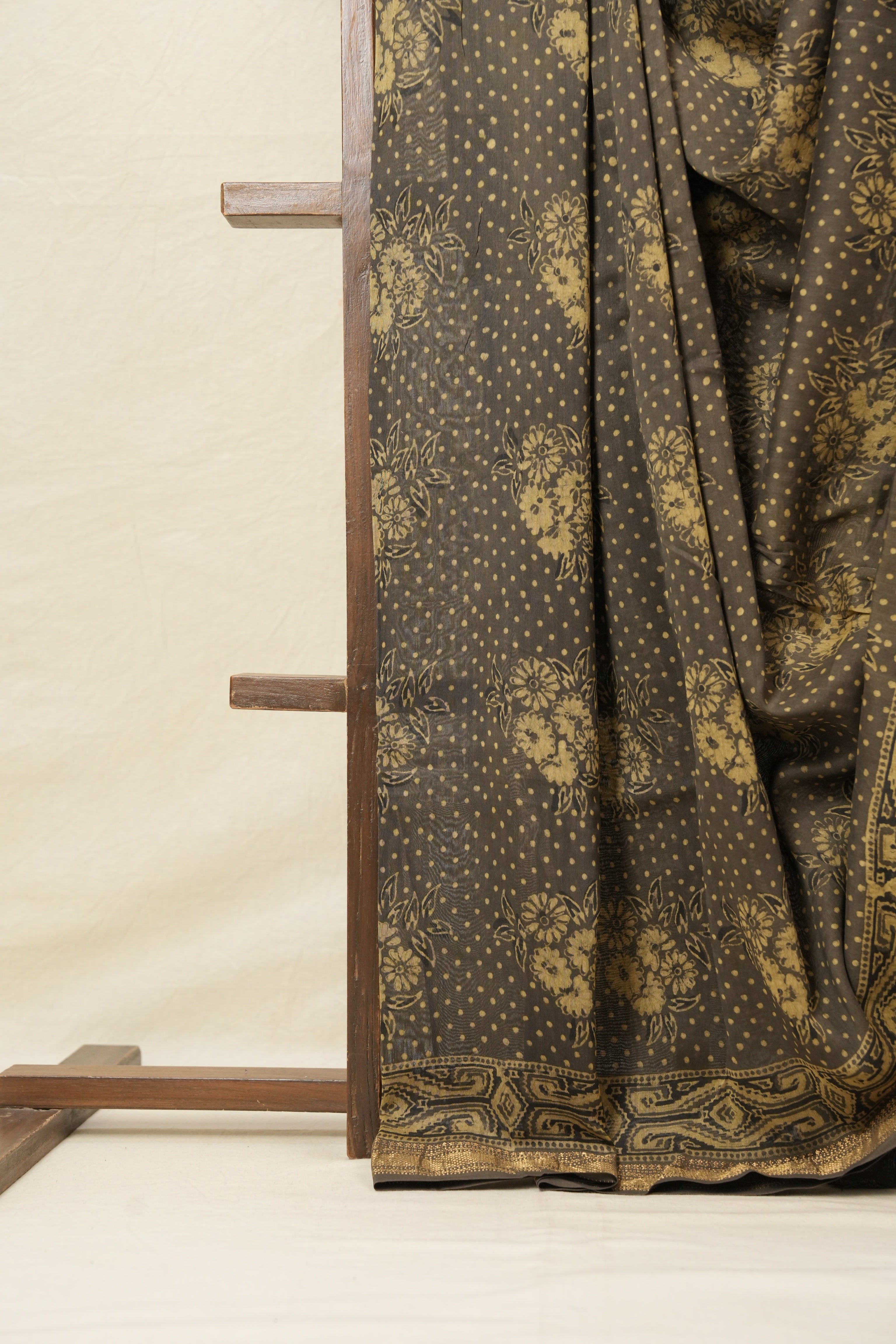 Dark Kashish HBP Cotton Silk Chanderi Saree With Maheshwari Border - SRDKCSCS541