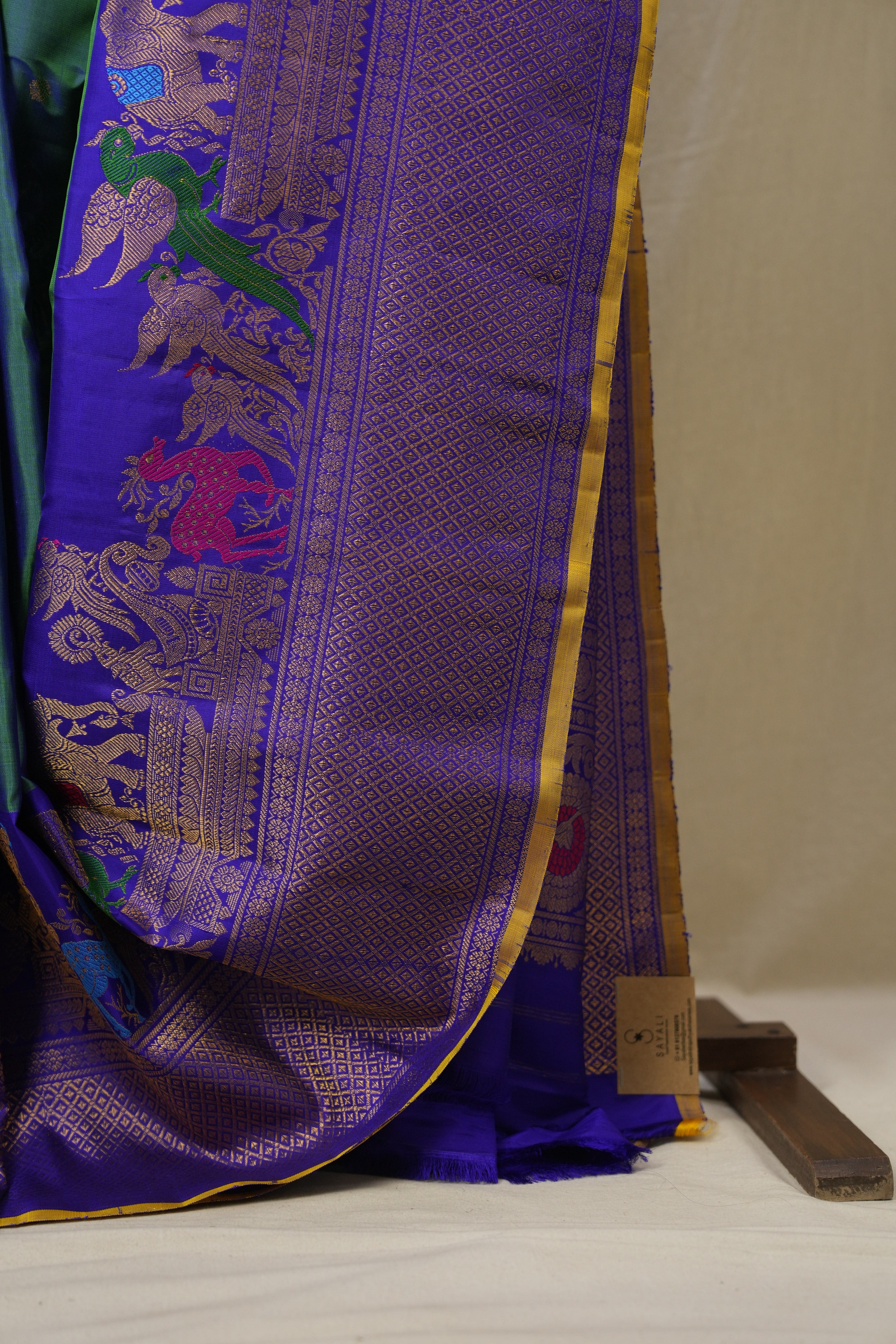 Green Gadwal Silk Saree - SRGGSS644