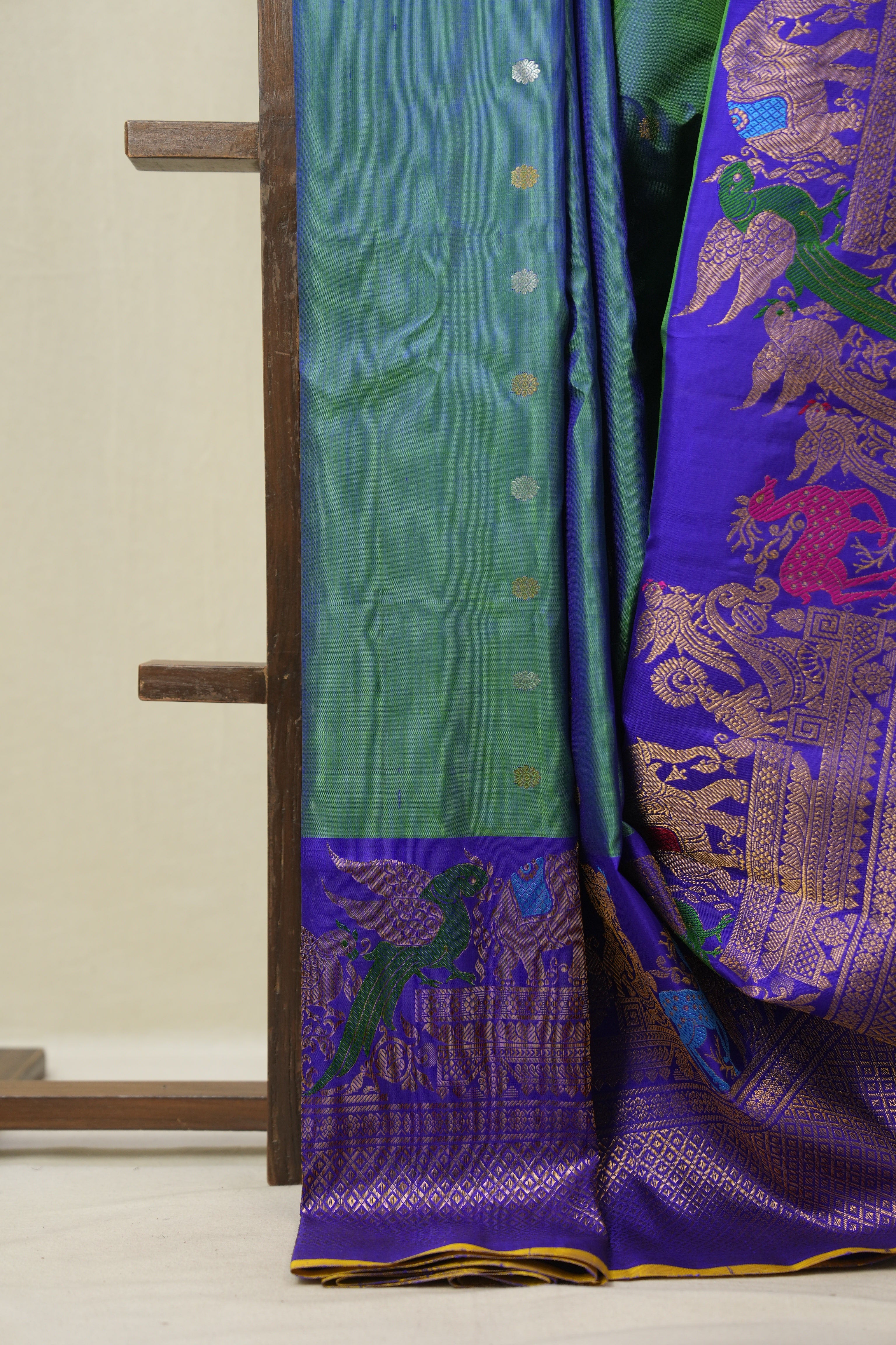 Green Gadwal Silk Saree - SRGGSS644