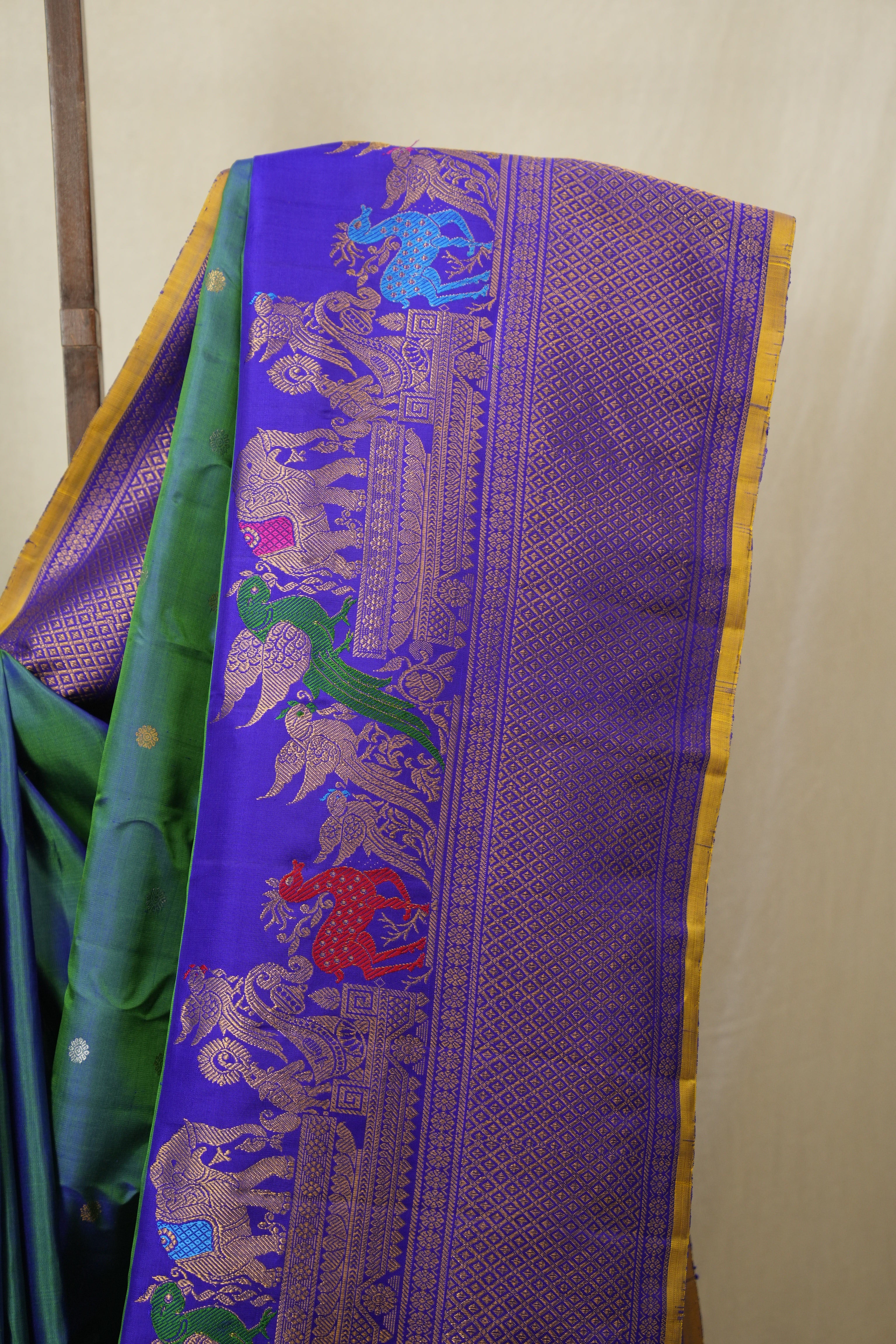 Green Gadwal Silk Saree - SRGGSS644