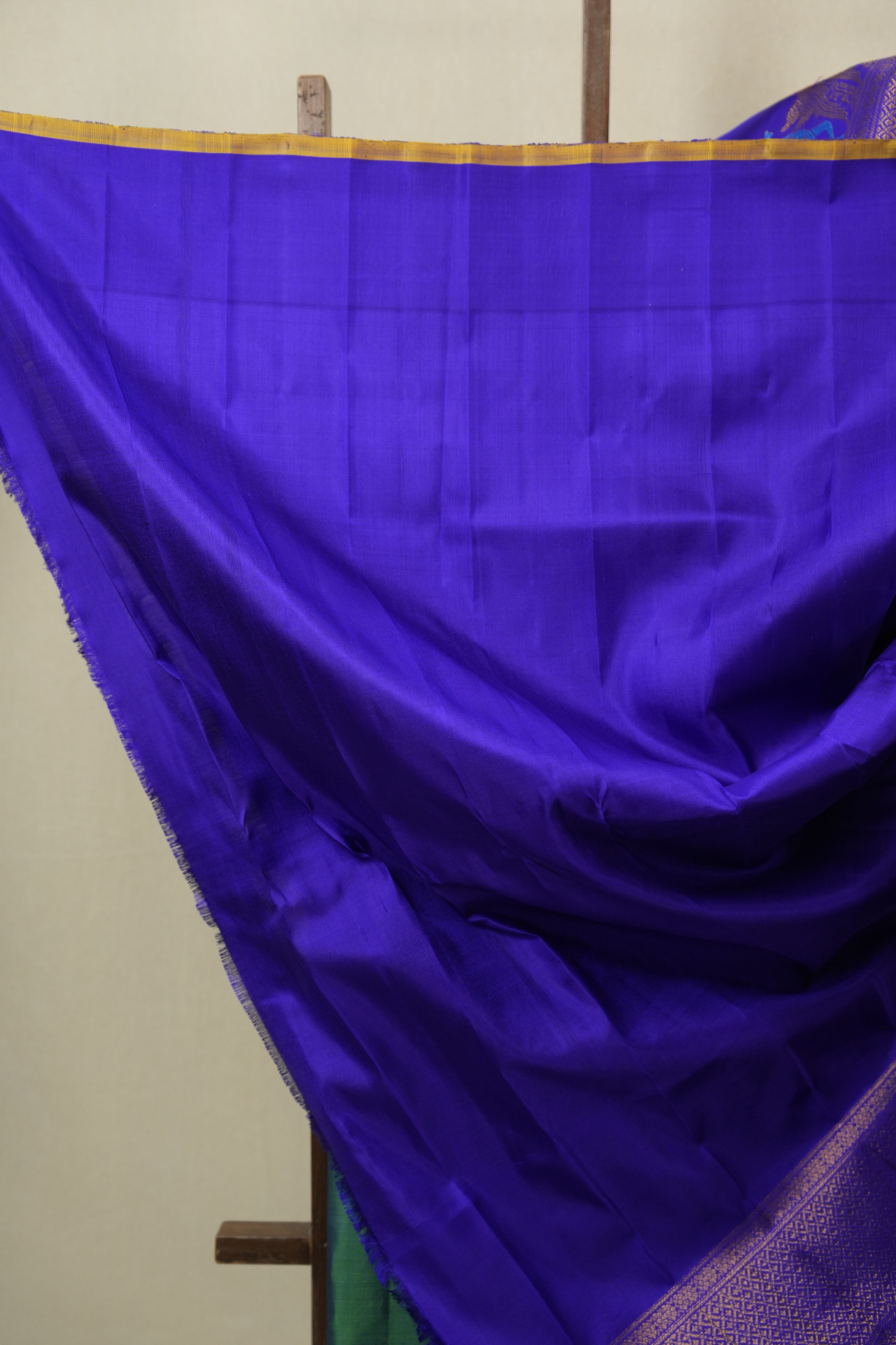 Green Gadwal Silk Saree - SRGGSS644
